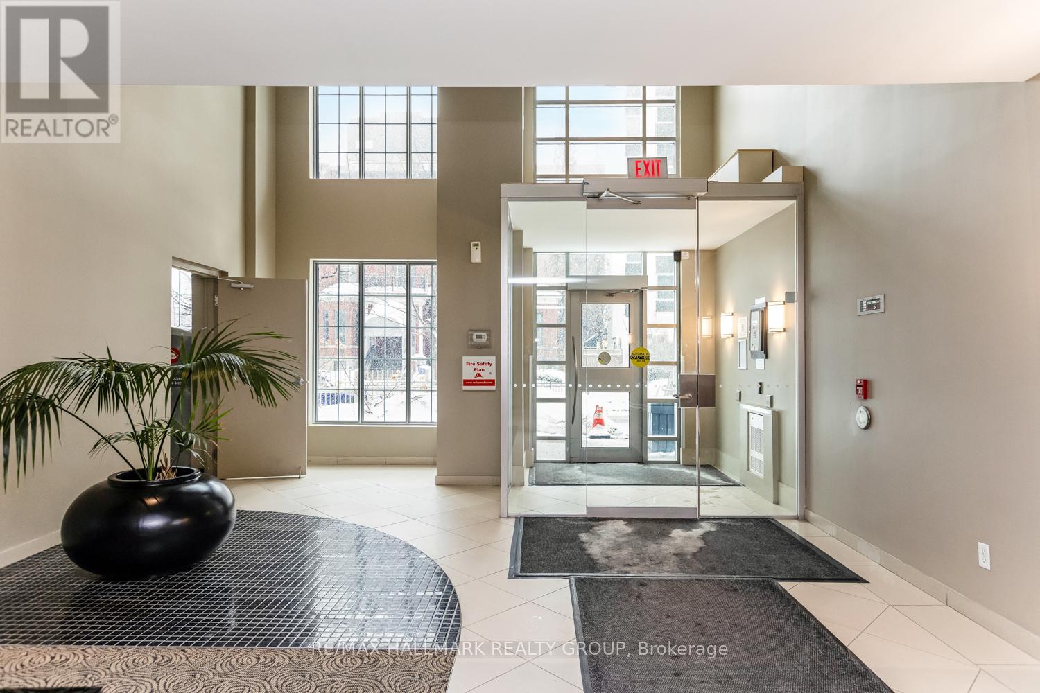502 - 138 Somerset Street W, Ottawa, Ontario  K2P 0A3 - Photo 2 - X12754944