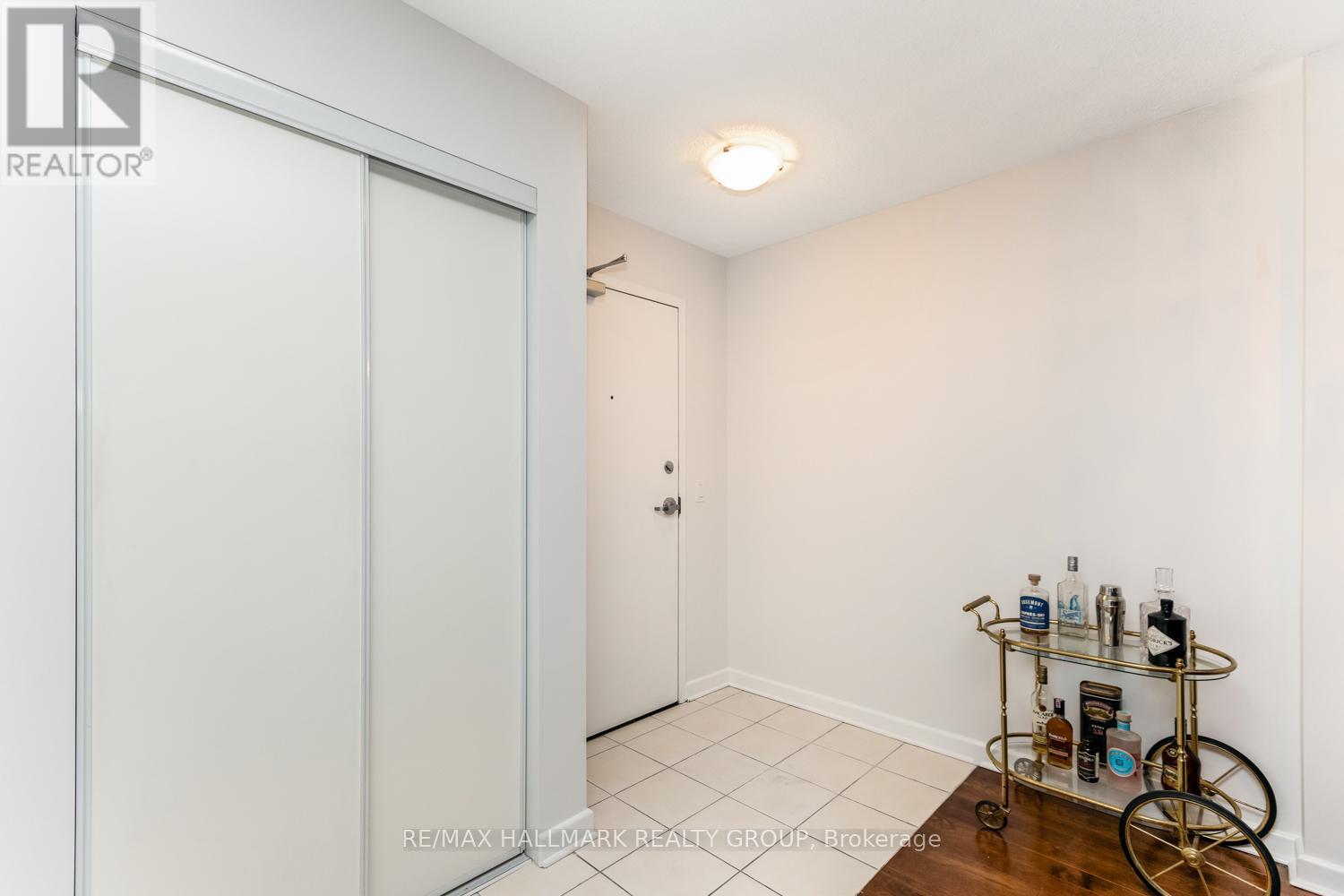 502 - 138 Somerset Street W, Ottawa, Ontario  K2P 0A3 - Photo 4 - X12754944