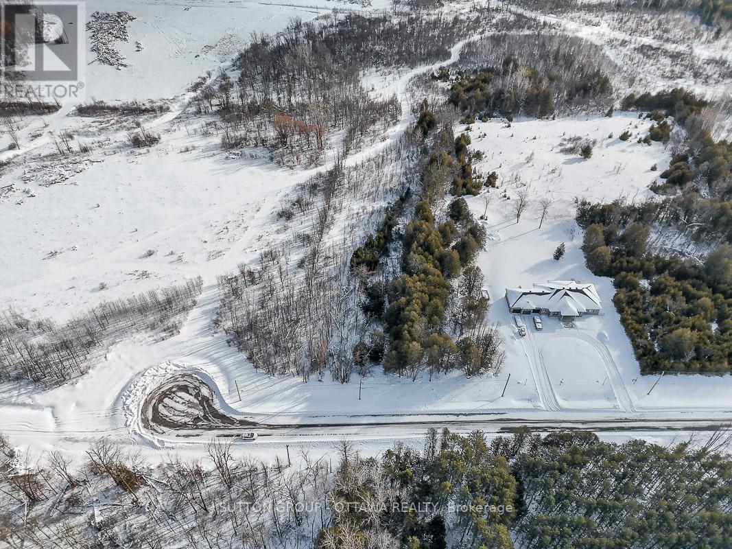 6268 Nick Adams Road, Ottawa, Ontario  K4P 1H2 - Photo 4 - X12765464