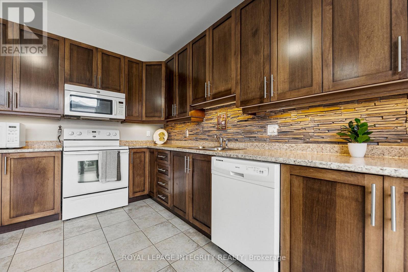 53 Willowshore Way, Carleton Place, Ontario  K7C 0B1 - Photo 5 - X12765916