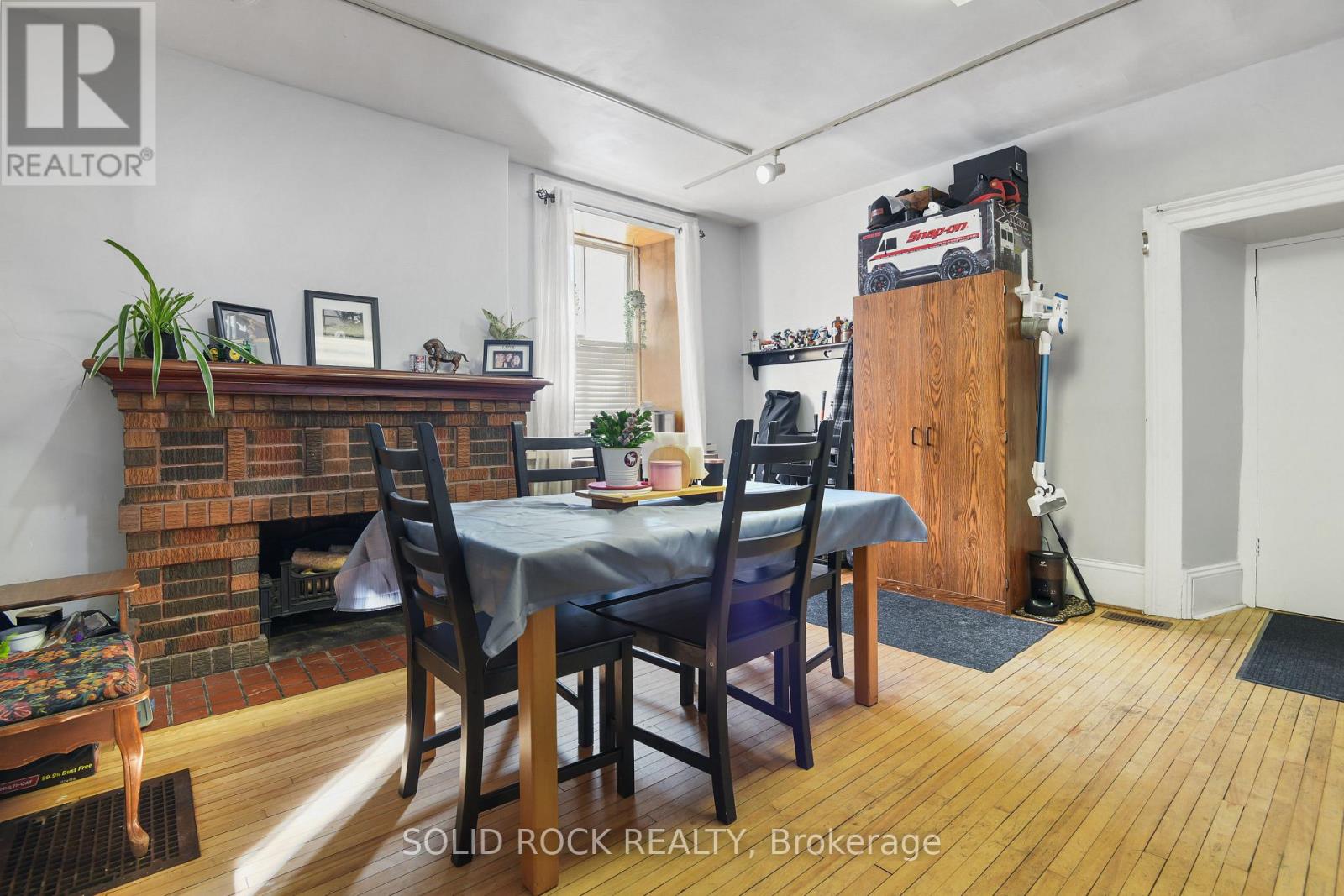 28 Wilson Street W, Perth, Ontario  K7H 2M9 - Photo 11 - X12779882