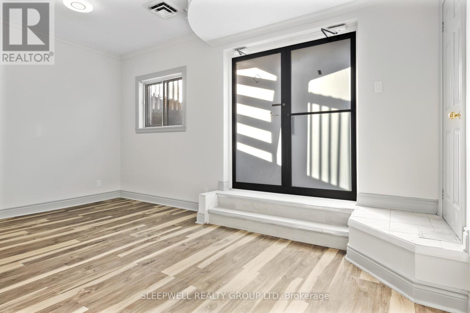 455-457 Somerset Street W, Ottawa, Ontario  K1R 5J7 - Photo 4 - X12784612