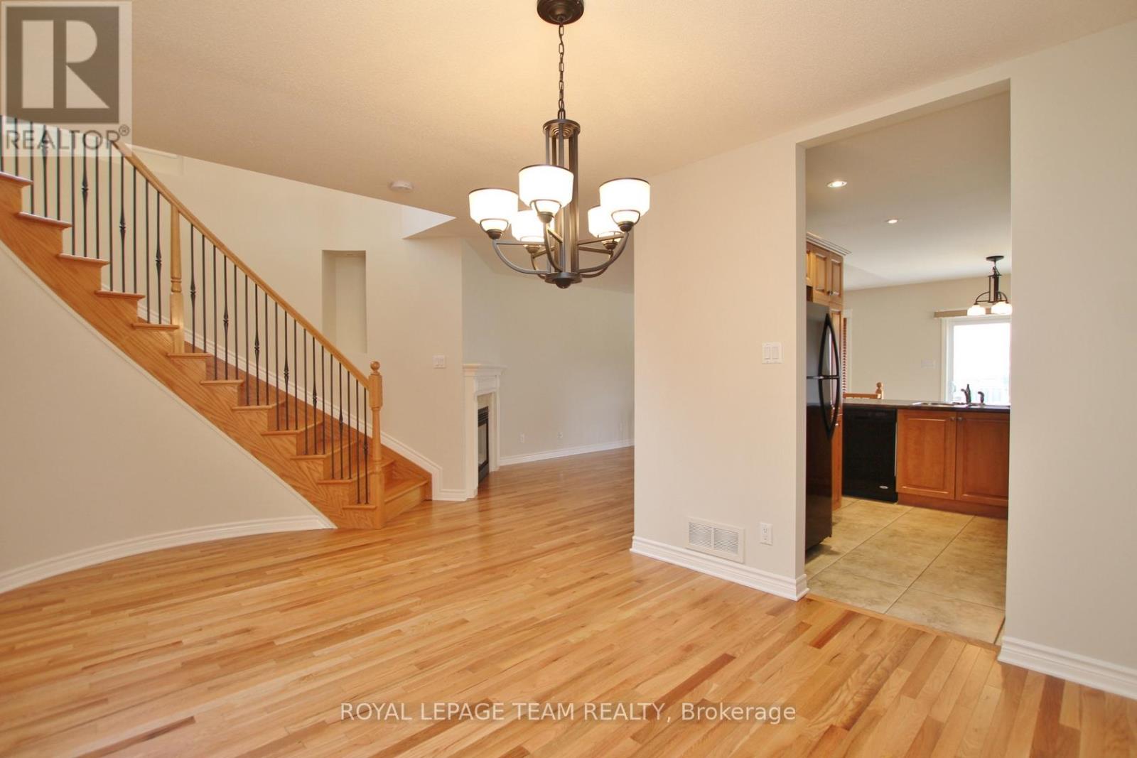1032 Marconi Avenue, Ottawa, Ontario  K2W 0C8 - Photo 3 - X12787220