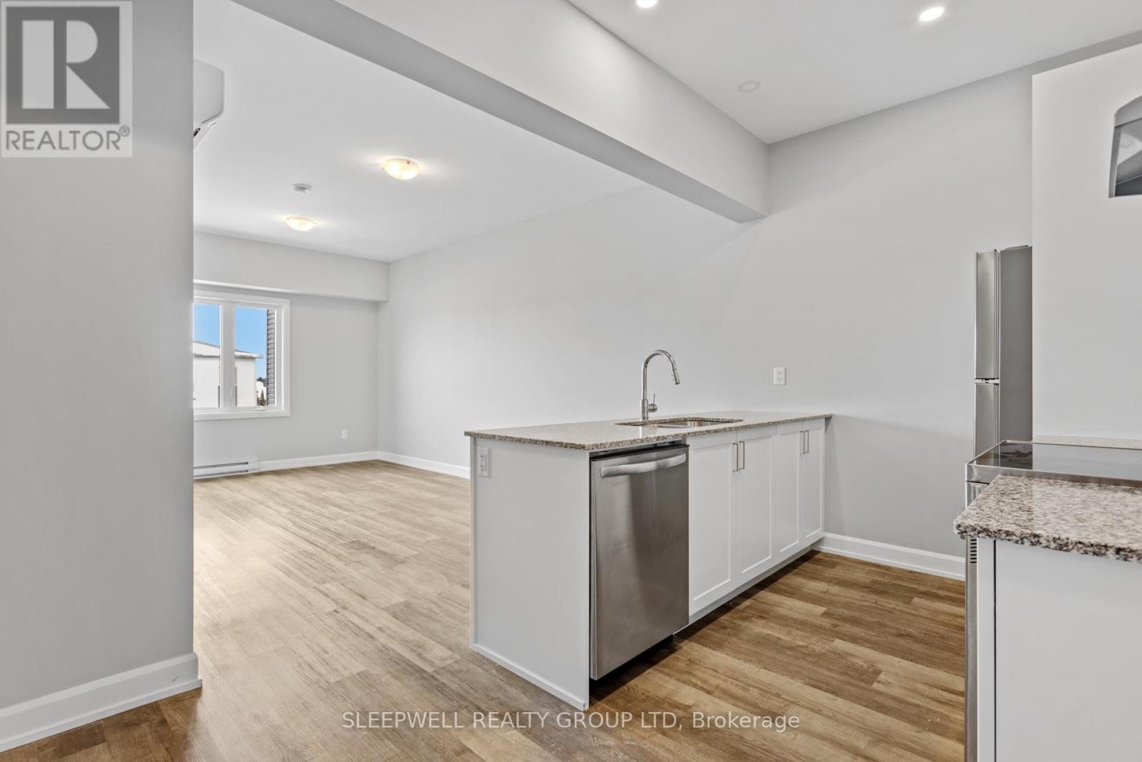302 - 979 North Russell Road, Russell, Ontario  K4R 0L9 - Photo 3 - X12791832