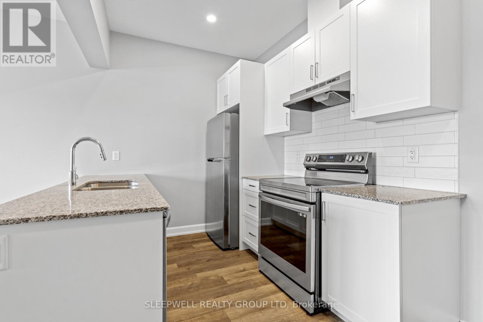 302 - 979 North Russell Road, Russell, Ontario  K4R 0L9 - Photo 4 - X12791832