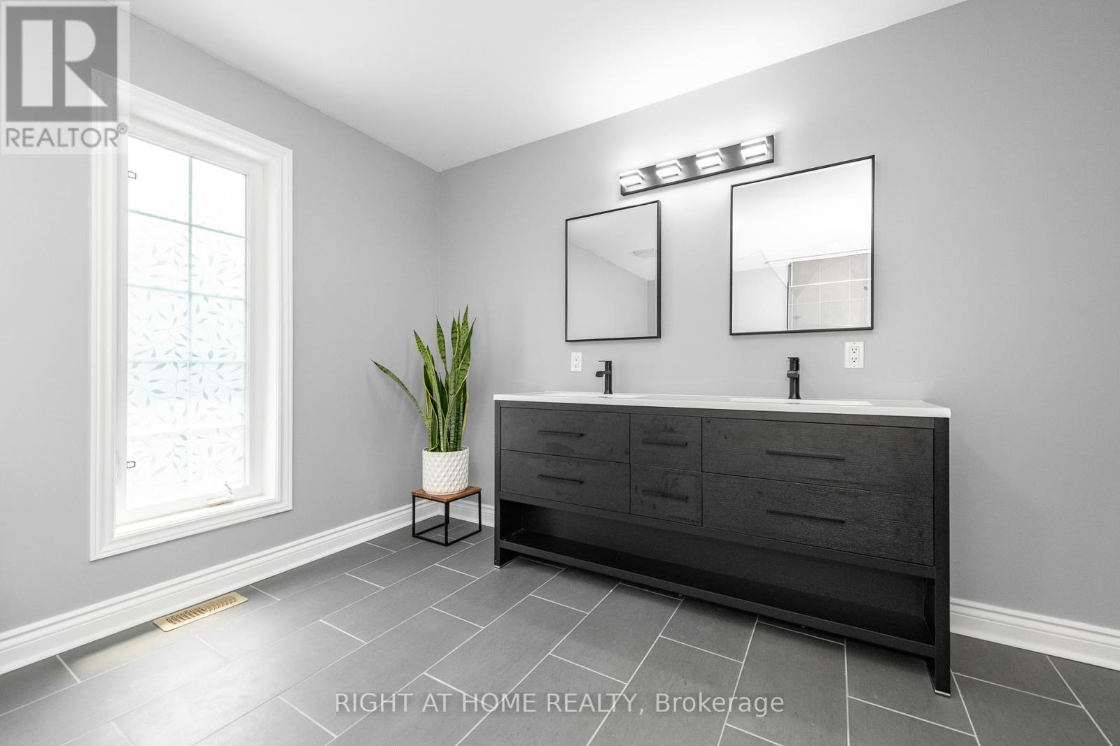 48 Station Trail, Russell, Ontario  K4R 0A3 - Photo 28 - X12794994