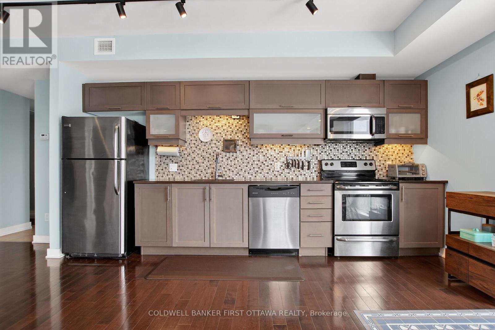 806 - 179 Metcalfe Street, Ottawa, Ontario  K2P 1P7 - Photo 4 - X12797448