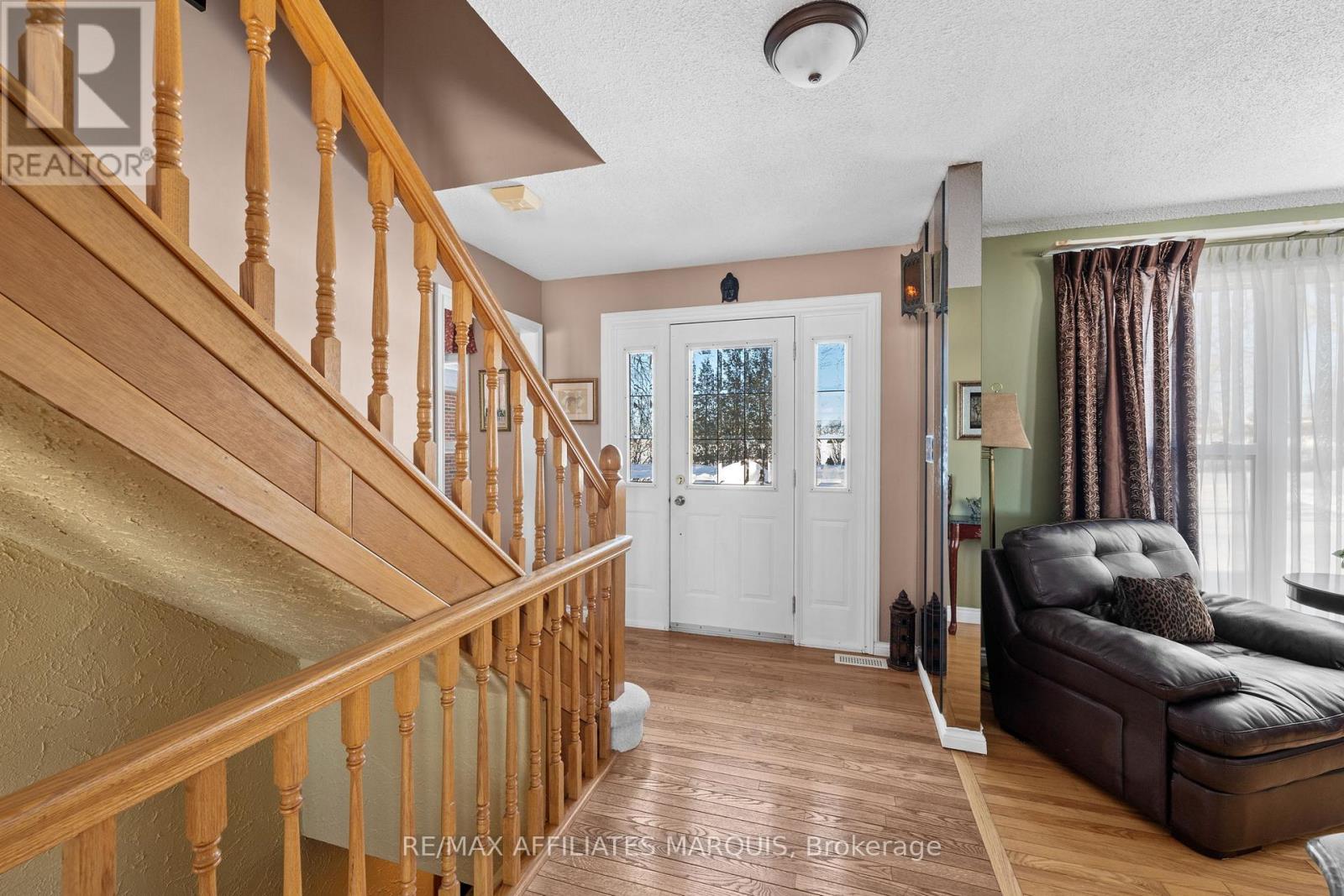 26 Willow Lane, Merrickville-Wolford, Ontario  K7A 4S5 - Photo 4 - X12797626
