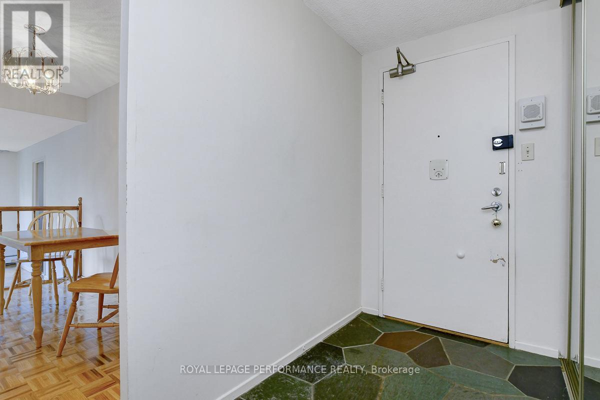 404 - 415 Greenview Avenue, Ottawa, Ontario  K2B 8G5 - Photo 8 - X12799320
