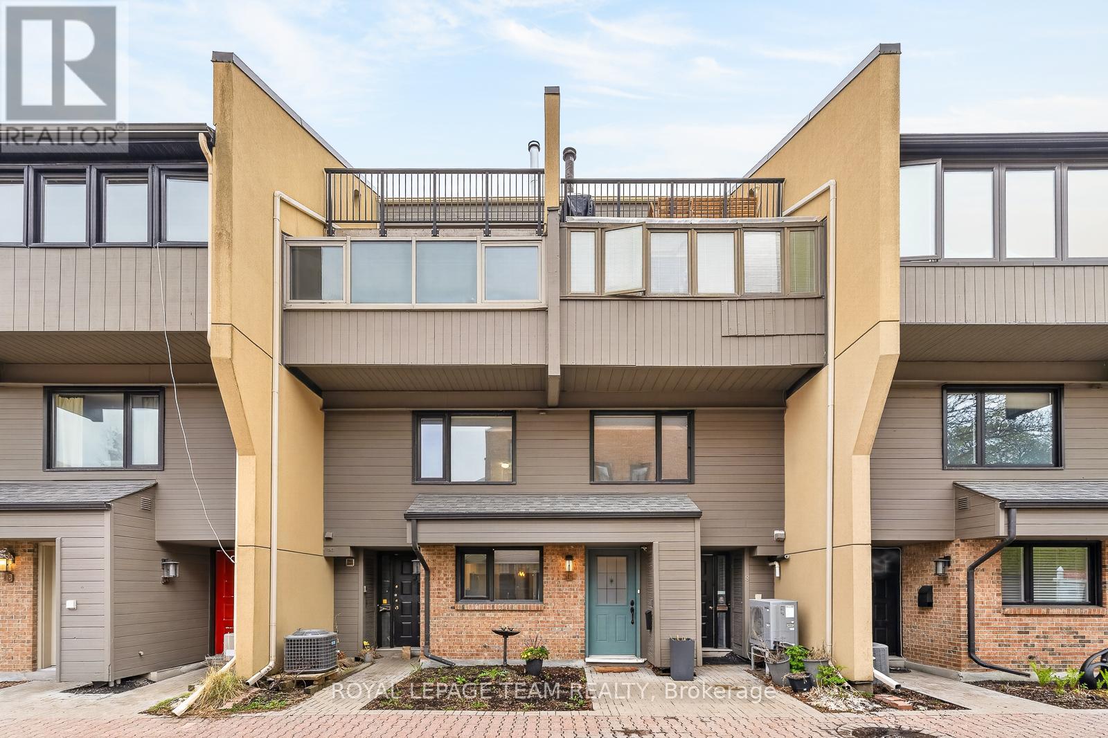10 - 290 Cathcart Street, Ottawa, Ontario  K1N 5C4 - Photo 1 - X12800850