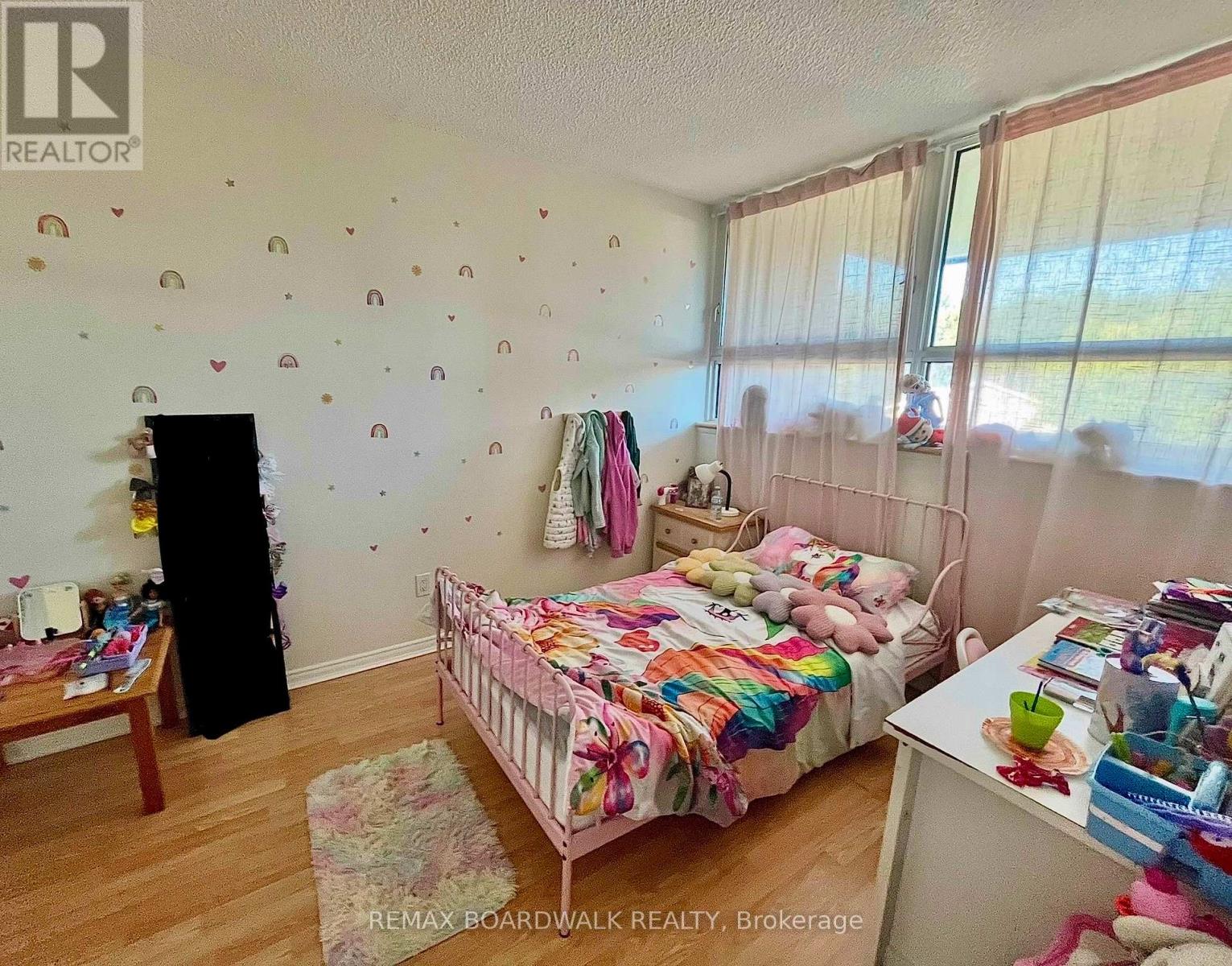 407 - 555 Brittany Drive, Ottawa, Ontario  K1K 4C5 - Photo 6 - X12804150