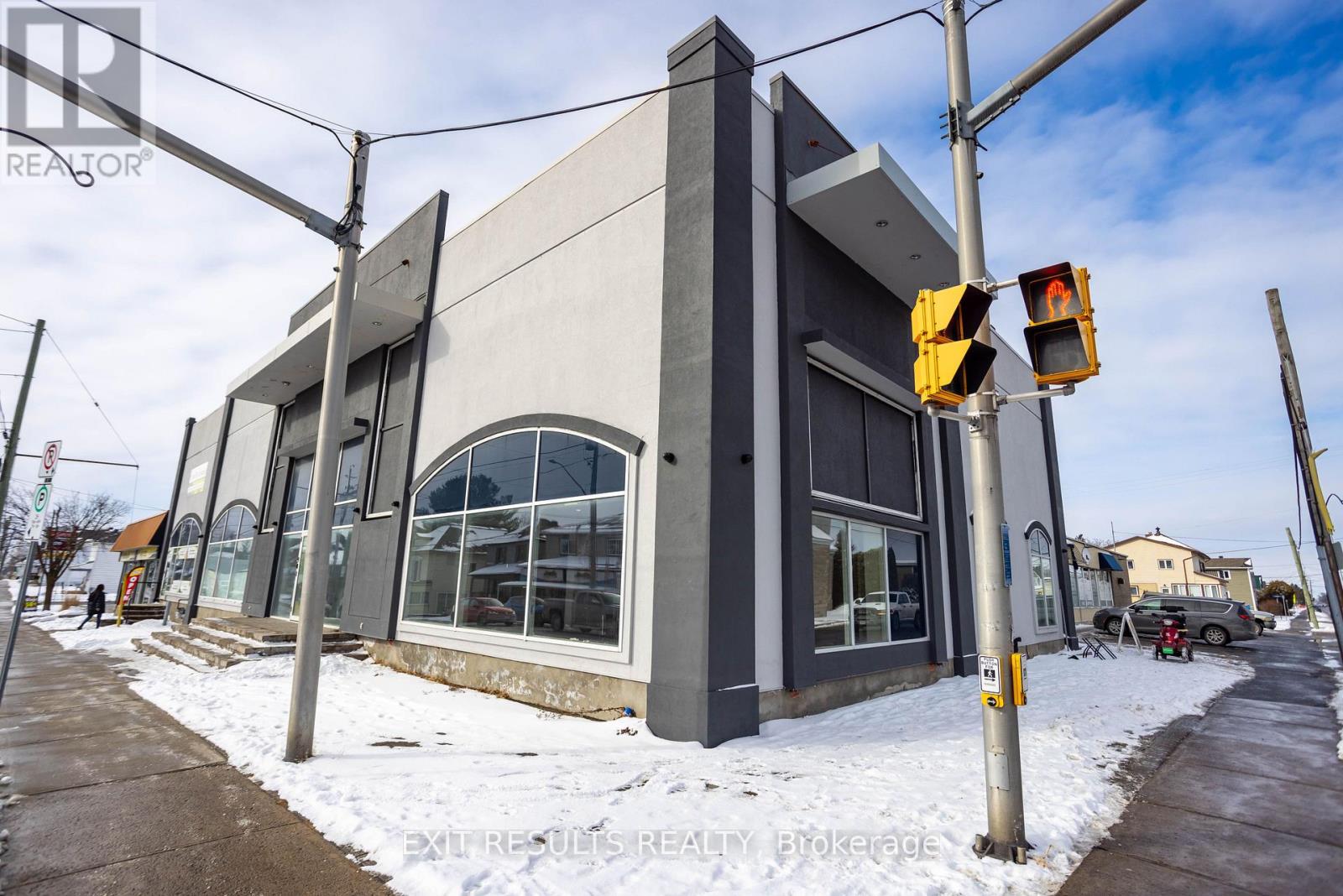 1027 Notre Dame Street, Russell, Ontario  K0A 1W0 - Photo 2 - X12805176