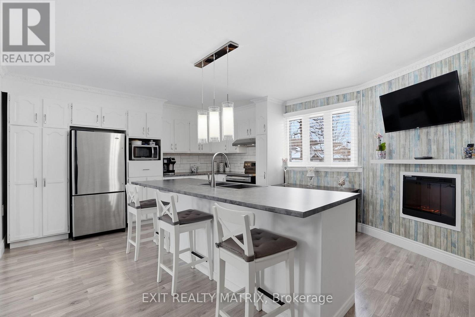 1691-1695 Saint-Laurent Street, Clarence-Rockland, Ontario  K4K 1C2 - Photo 7 - X12806278