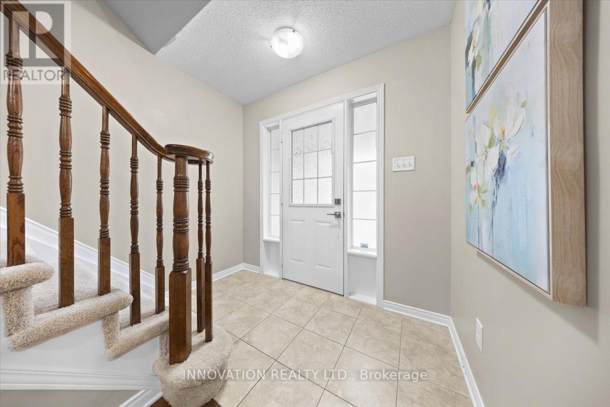 410 Heathrow Private, Ottawa, Ontario  K2S 0M9 - Photo 2 - X12809038