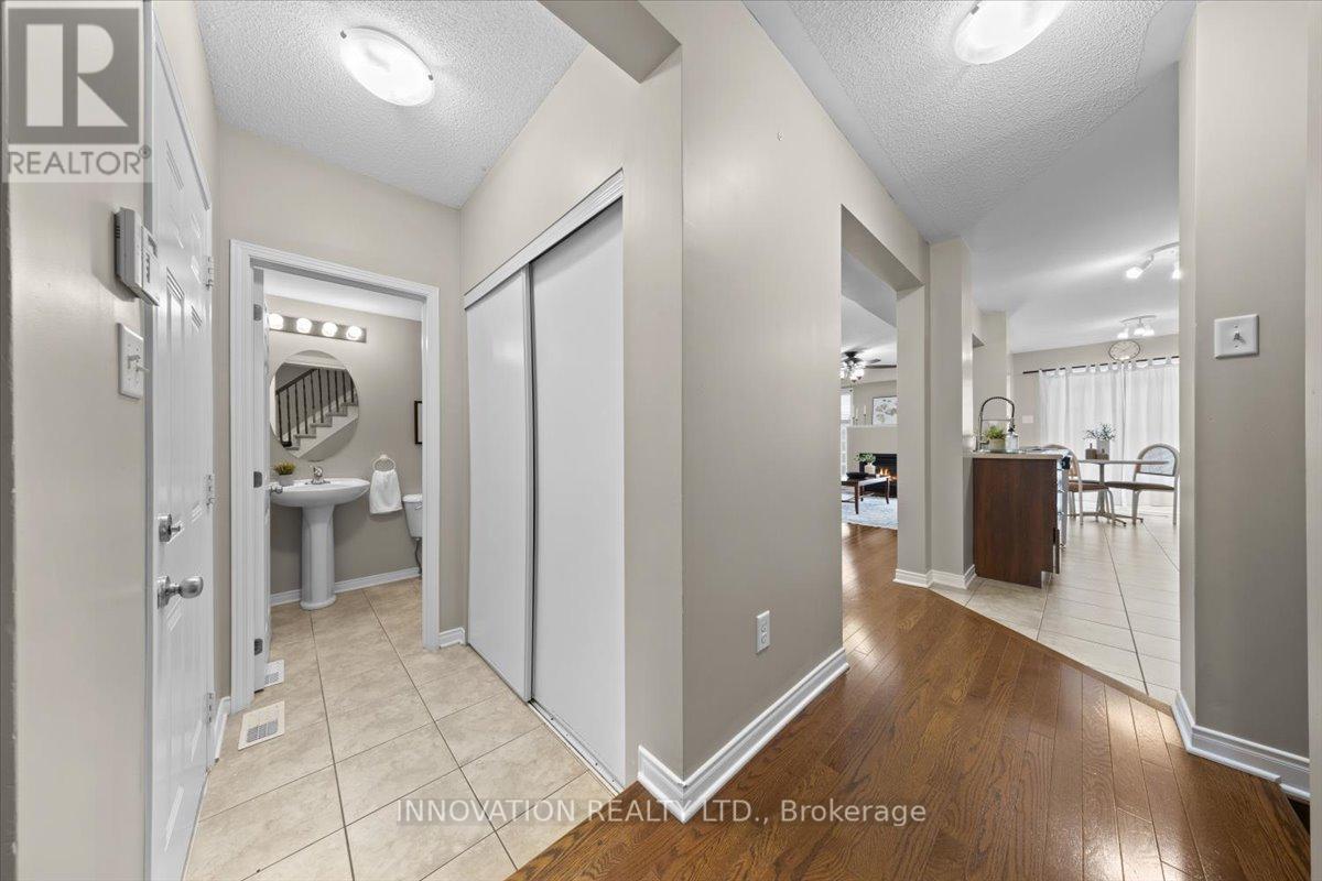 410 Heathrow Private, Ottawa, Ontario  K2S 0M9 - Photo 3 - X12809038