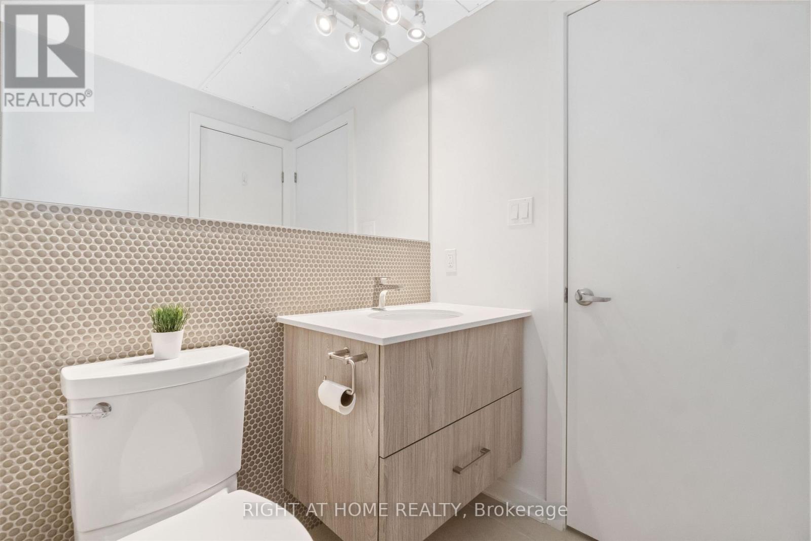 305 - 22 Perkins Street, Ottawa, Ontario  K1R 7G5 - Photo 16 - X12809074