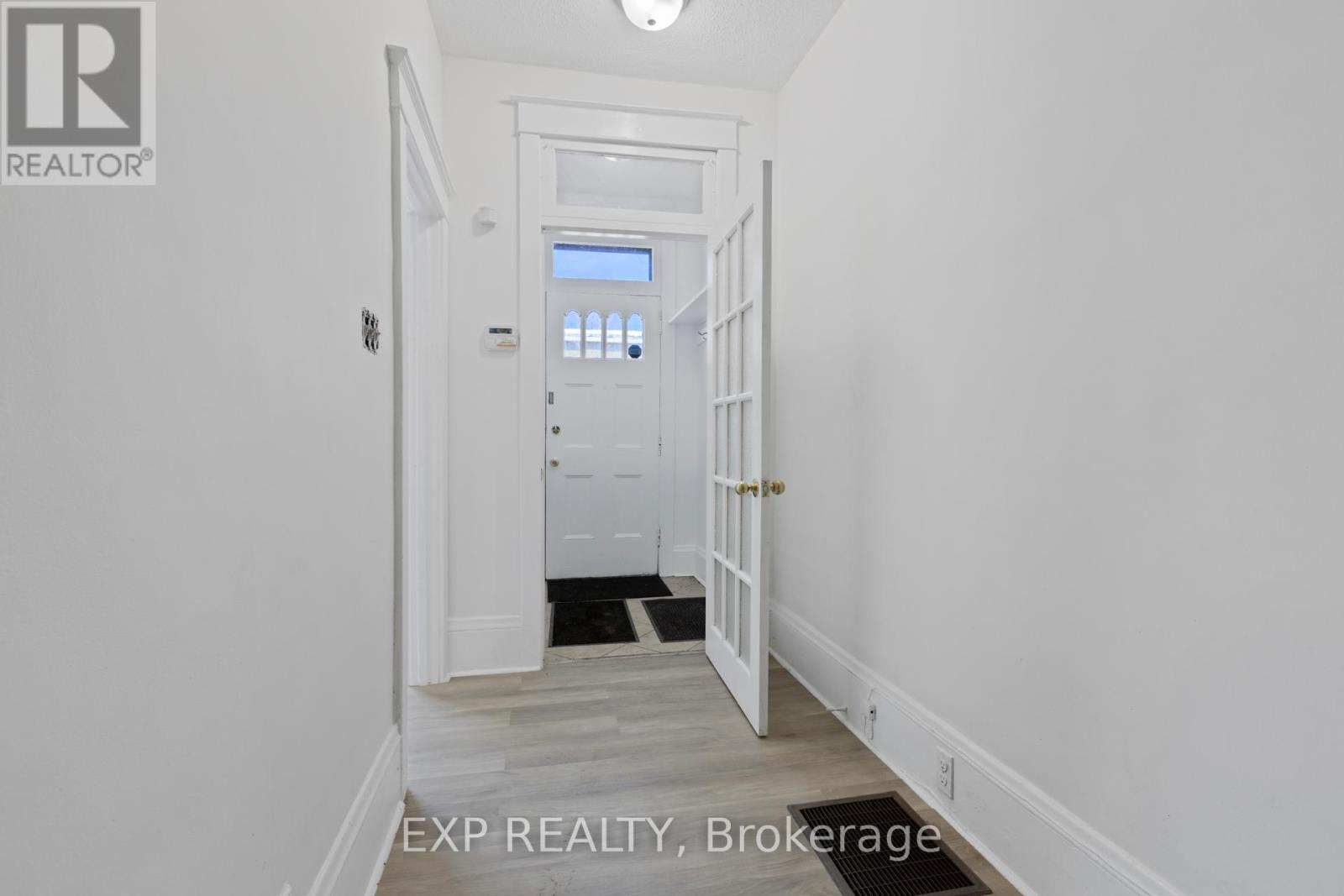 292-294 Clarence Street, Ottawa, Ontario  K1N 5R3 - Photo 3 - X12812038