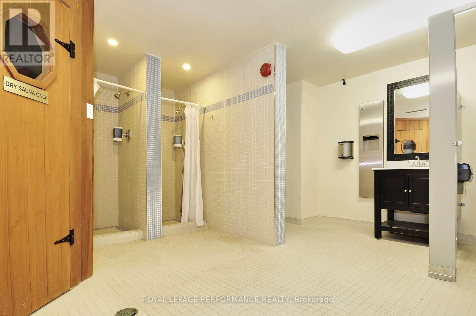 1701 - 470 Laurier Avenue W, Ottawa, Ontario  K1R 7W9 - Photo 32 - X12812898