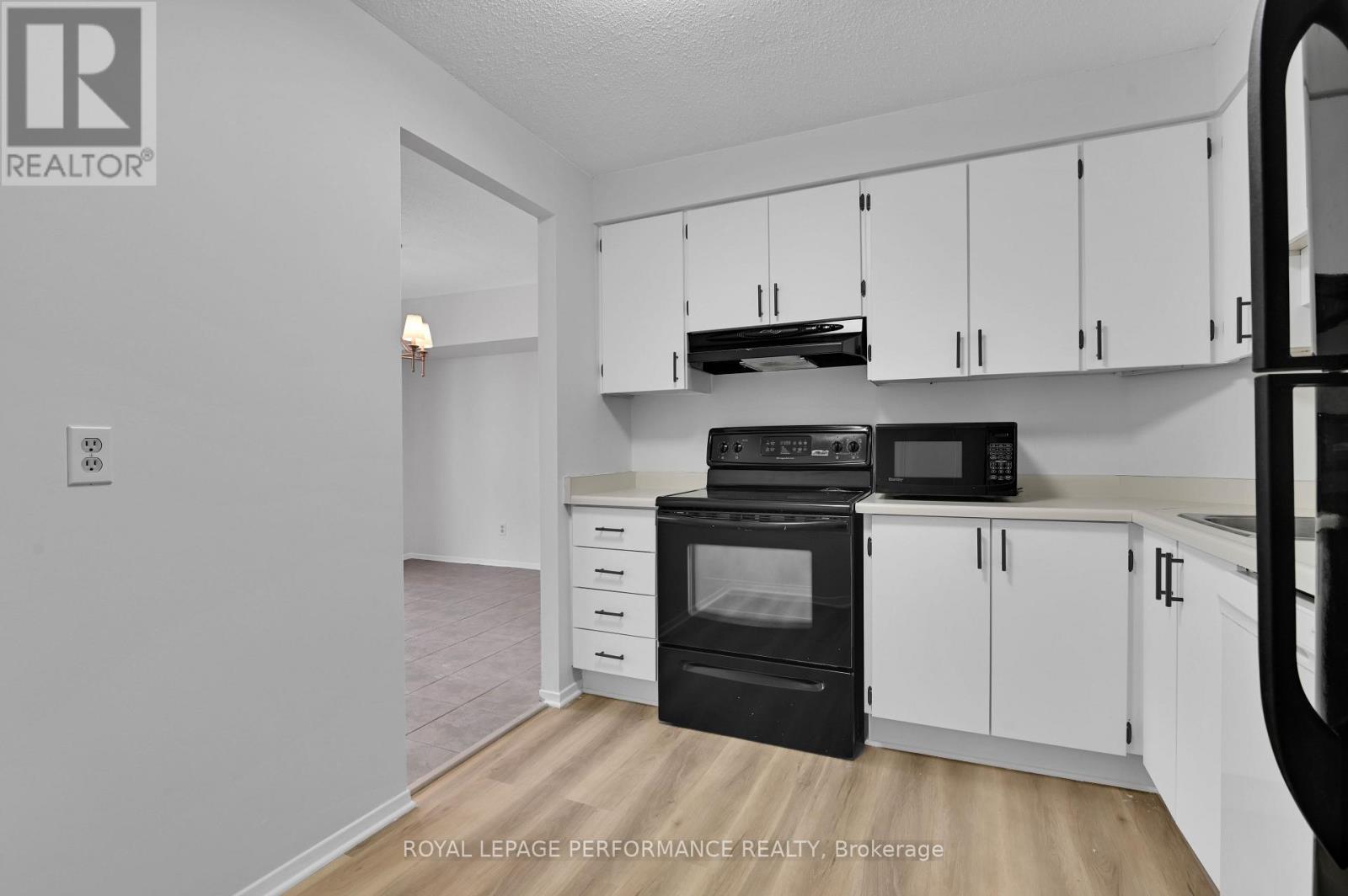 1701 - 470 Laurier Avenue W, Ottawa, Ontario  K1R 7W9 - Photo 8 - X12812898