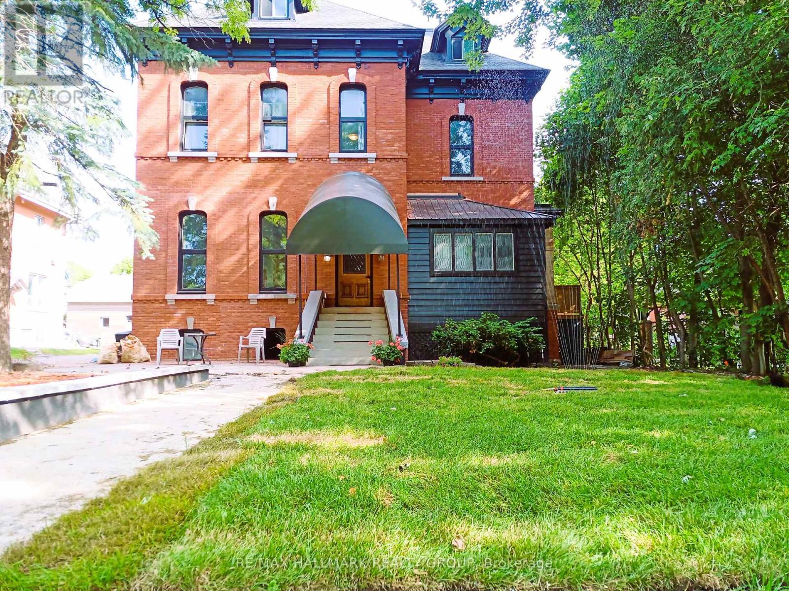 460 WILBROD STREET, Ottawa, Ontario