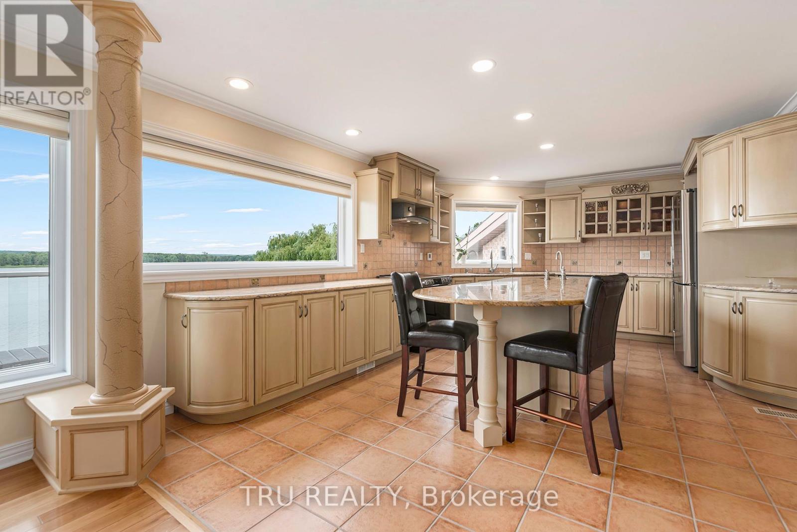1915 Trans Canada Road, Ottawa, Ontario  K4C 1H5 - Photo 11 - X12816624