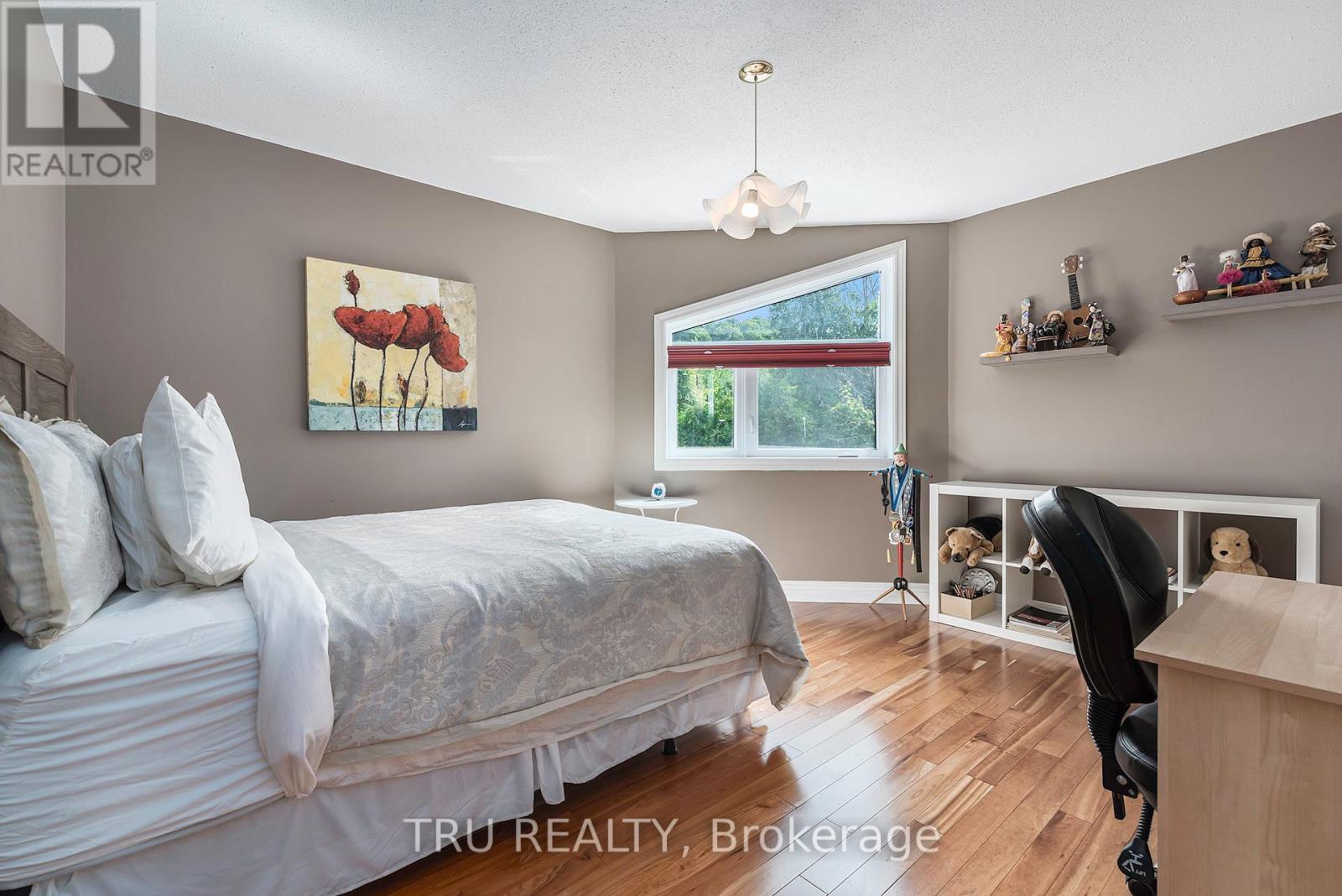 1915 Trans Canada Road, Ottawa, Ontario  K4C 1H5 - Photo 16 - X12816624