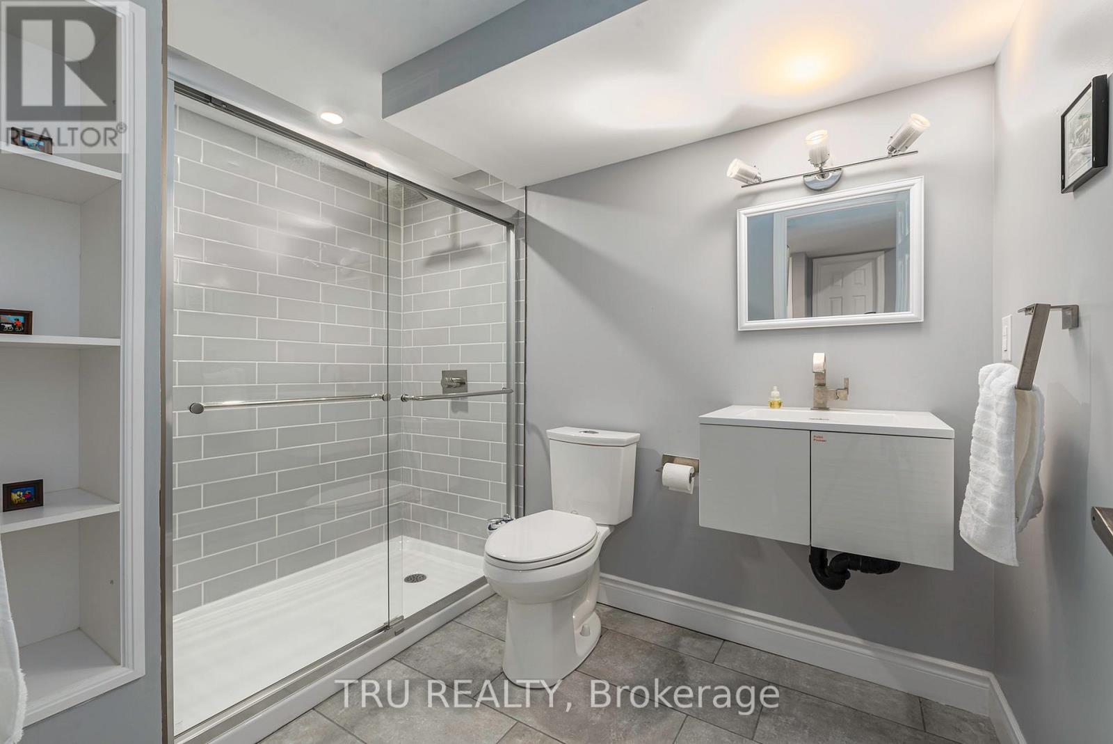 1915 Trans Canada Road, Ottawa, Ontario  K4C 1H5 - Photo 25 - X12816624