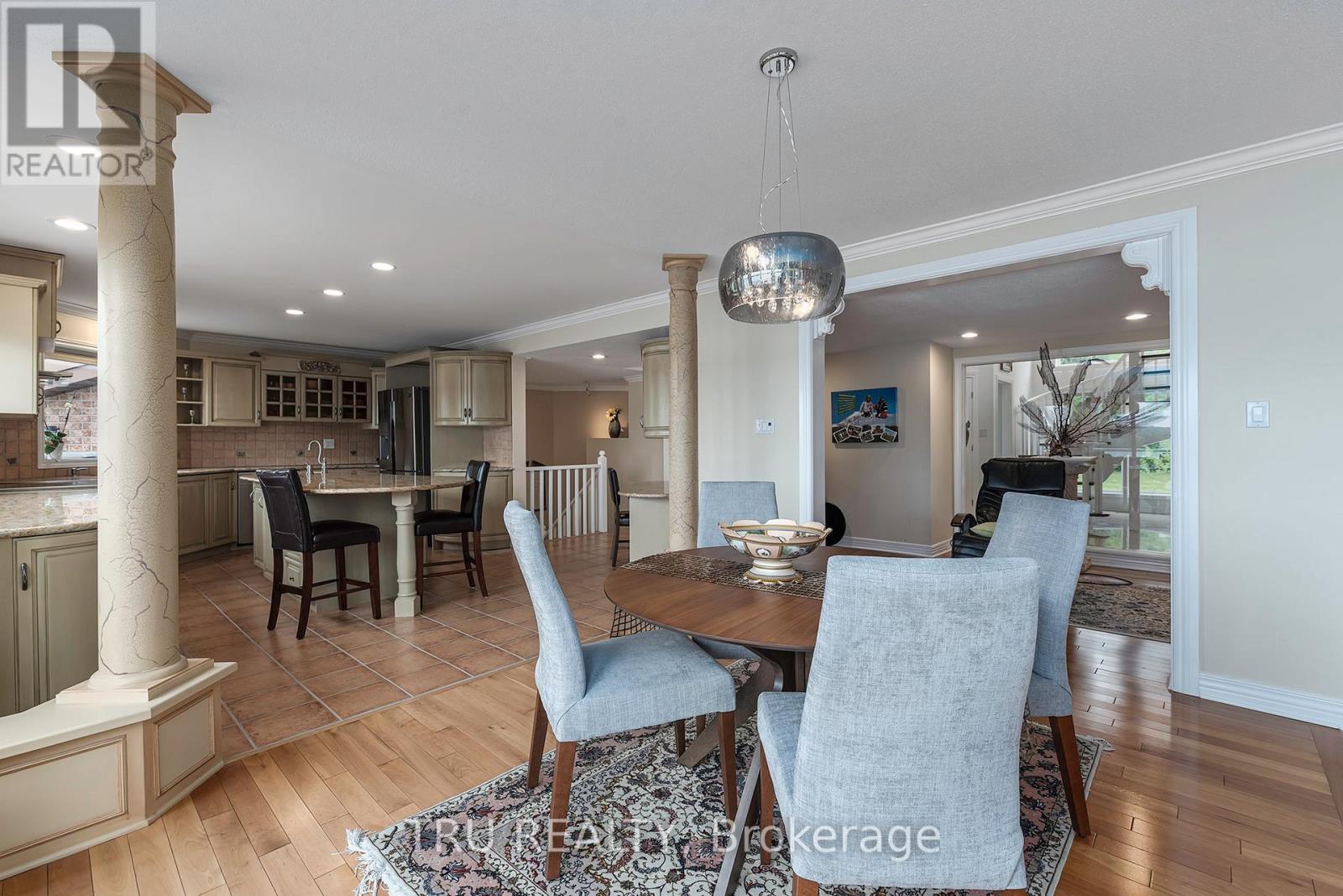 1915 Trans Canada Road, Ottawa, Ontario  K4C 1H5 - Photo 9 - X12816624