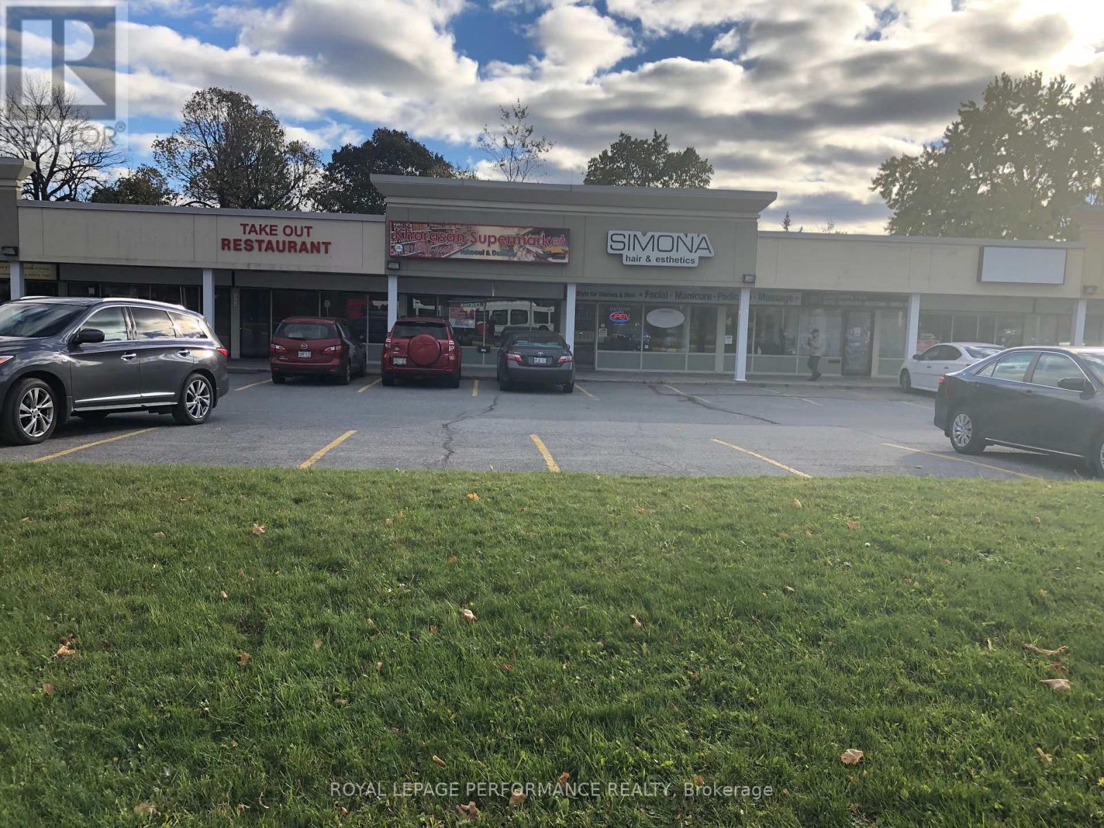 1756 Montreal Road, Ottawa, Ontario  K1J 6N3 - Photo 2 - X12820400