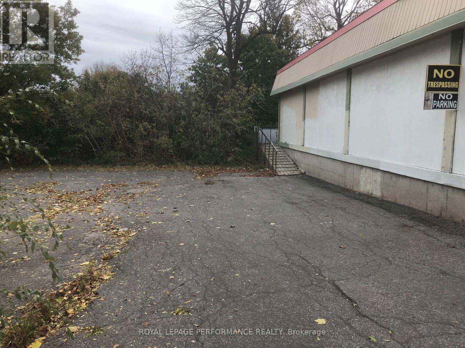 1756 Montreal Road, Ottawa, Ontario  K1J 6N3 - Photo 6 - X12820400
