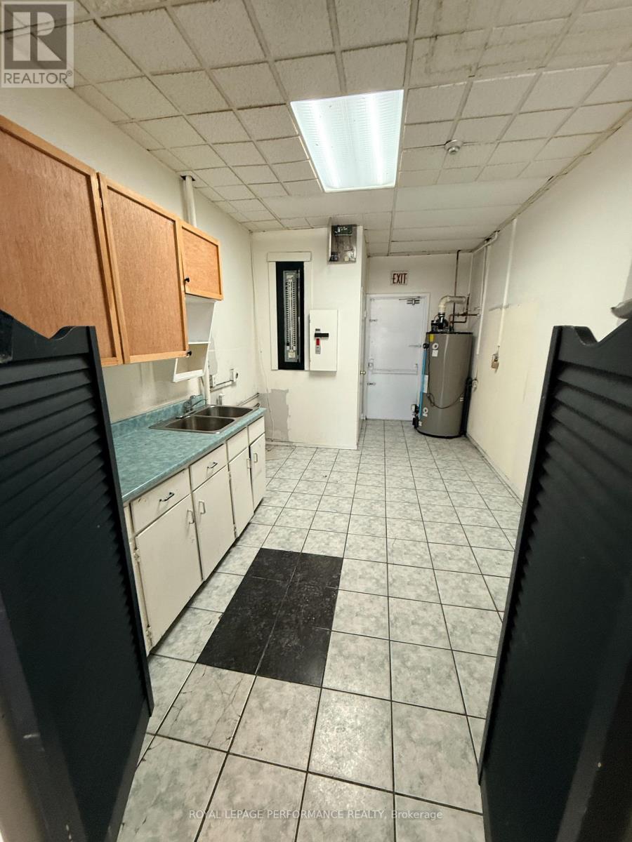 1752 Montreal Road, Ottawa, Ontario  K1J 6N3 - Photo 15 - X12820408