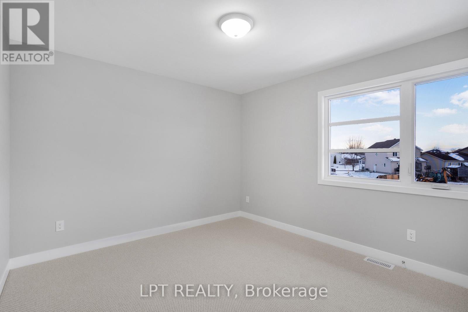 63 Chateauguay Street, Russell, Ontario  K0A 1W0 - Photo 25 - X12822894