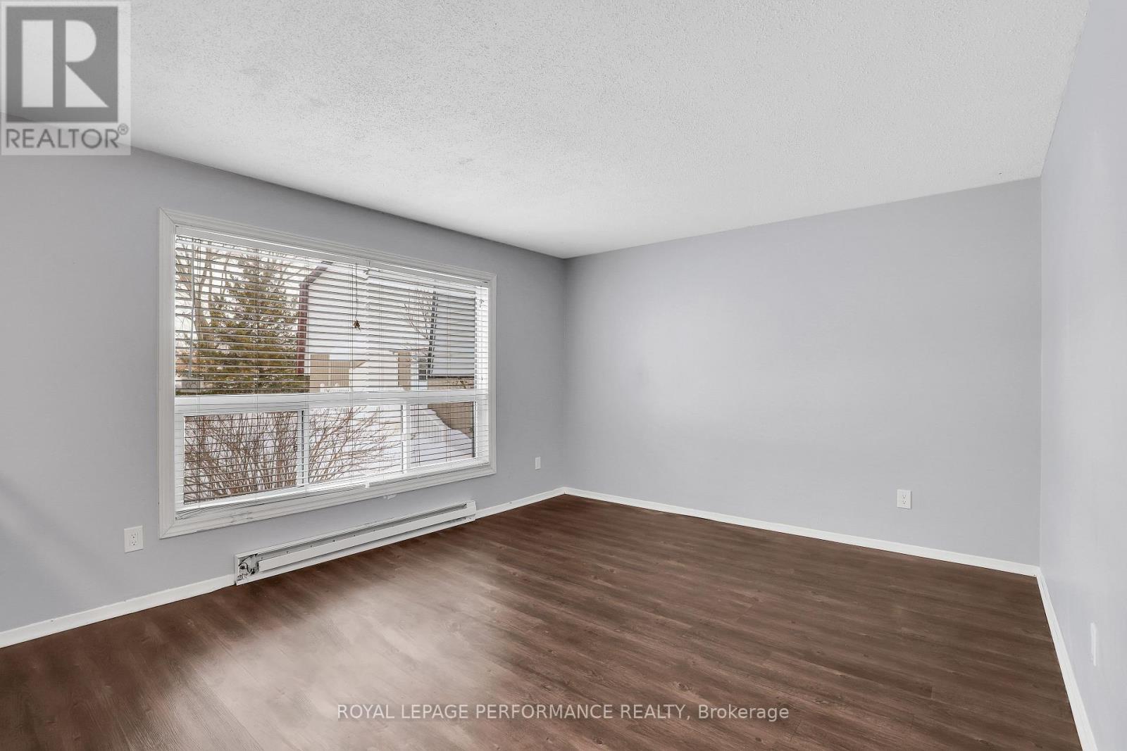 8d Lovell Lane, Ottawa, Ontario  K2H 9B6 - Photo 14 - X12823040