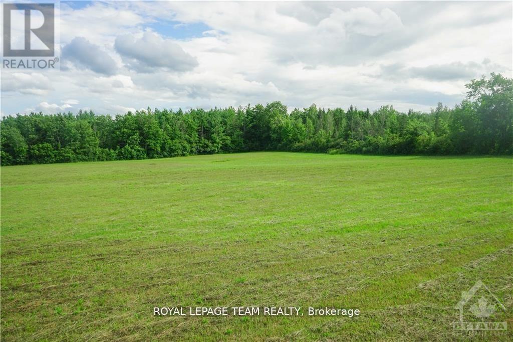 8530 Victoria Street, Ottawa, Ontario  K0A 2P0 - Photo 1 - X12824066
