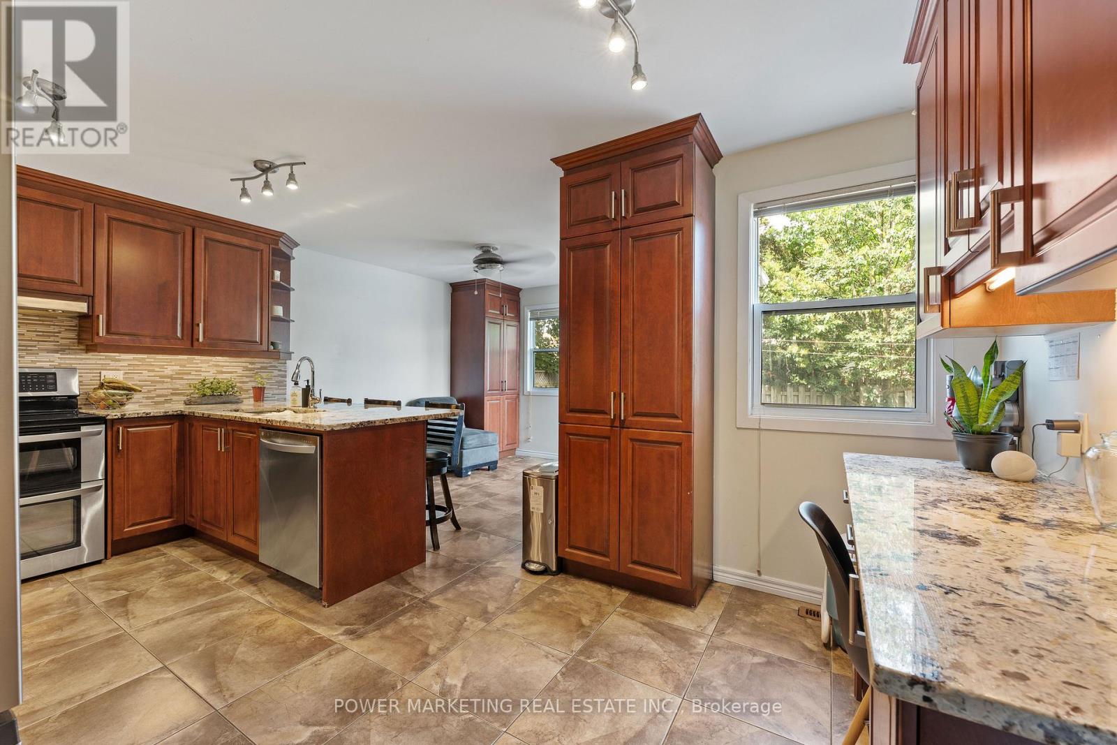 1809 Chopin Place, Ottawa, Ontario  K1C 5G1 - Photo 10 - X12824830