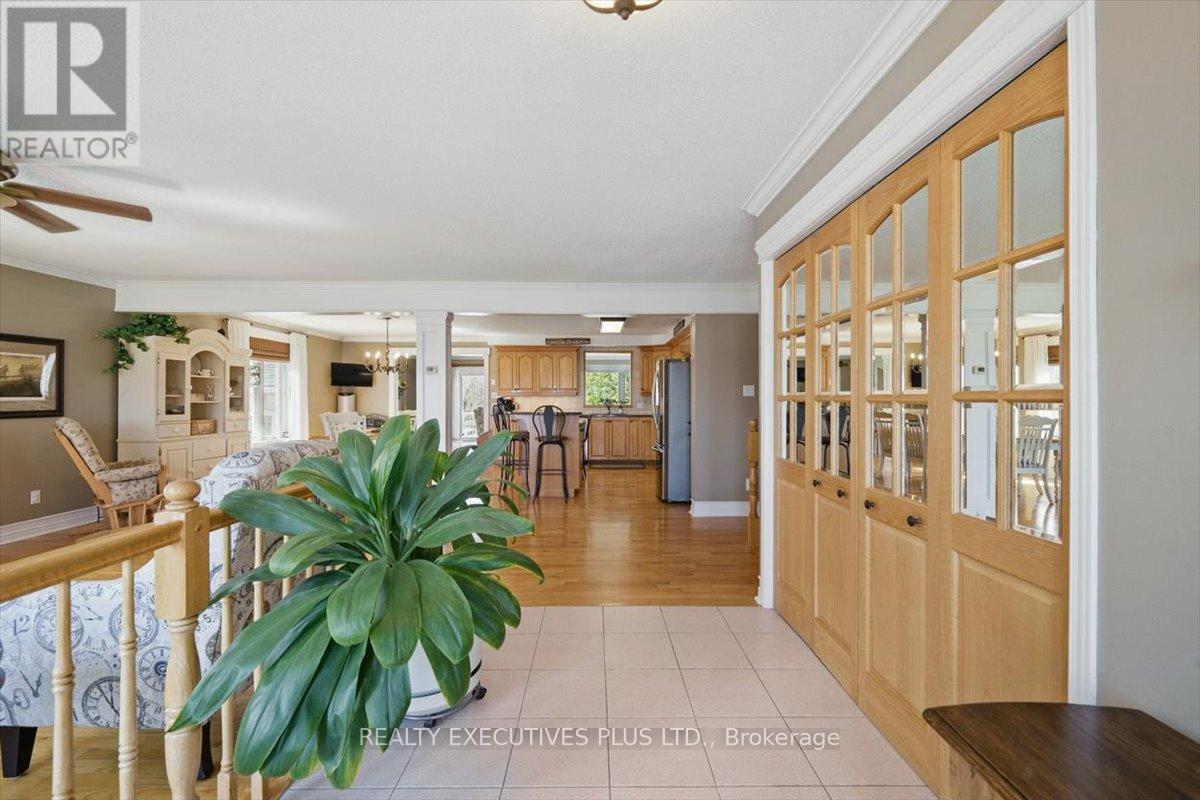 2935 Baseline Road, Clarence-Rockland, Ontario  K0A 3N0 - Photo 2 - X12825906