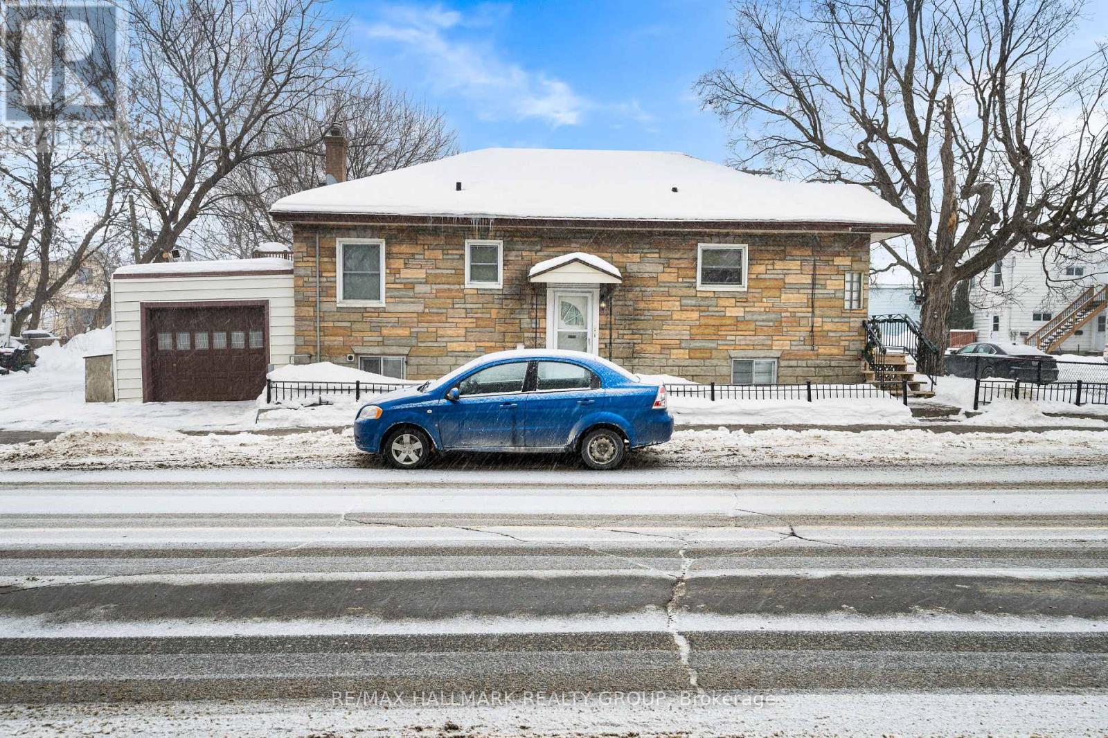 201 Ethel Street, Ottawa, Ontario  K1L 5X1 - Photo 3 - X12827406