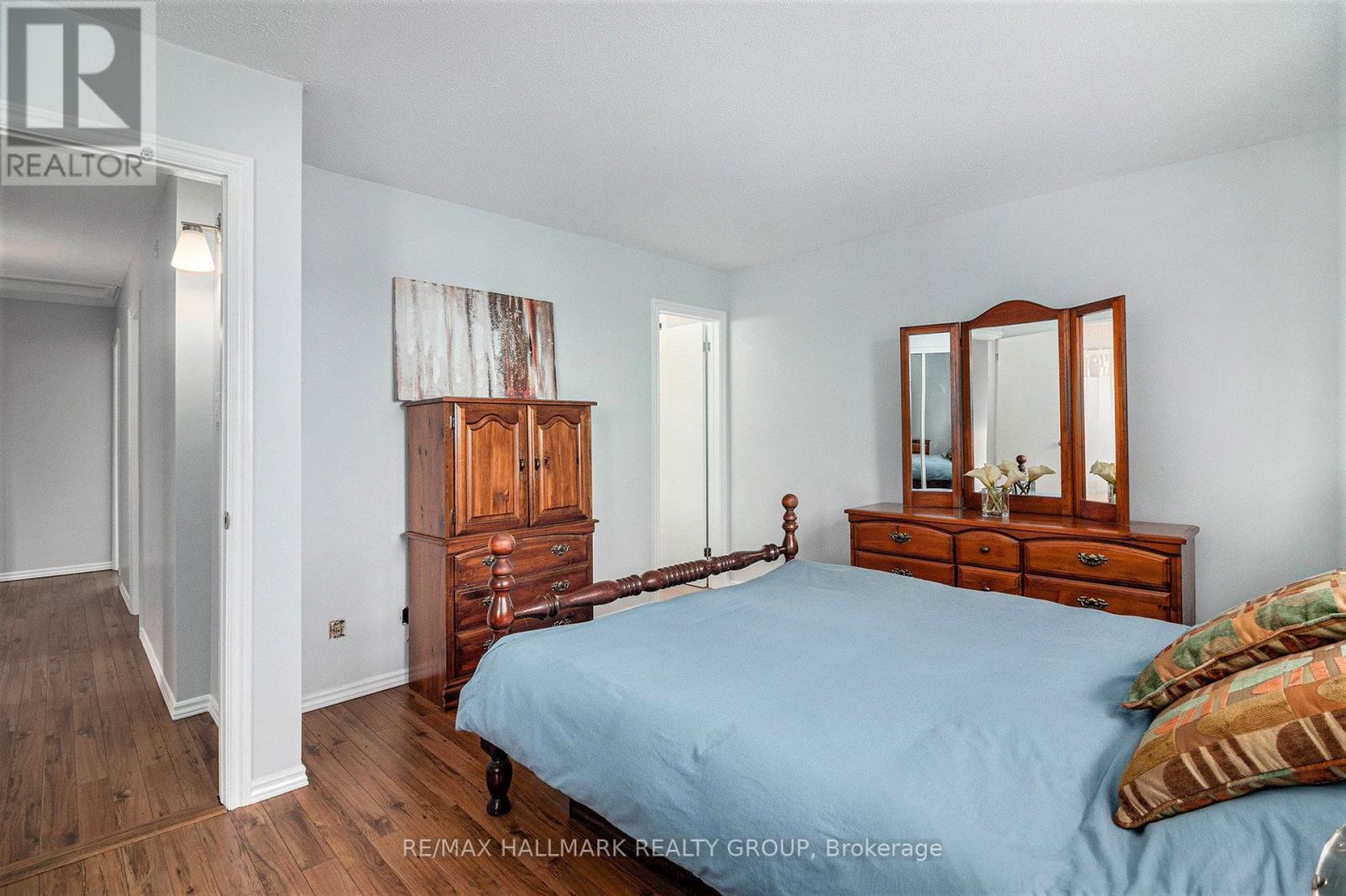 270 Mceachern Crescent, Ottawa, Ontario  K1E 3K5 - Photo 15 - X12821584