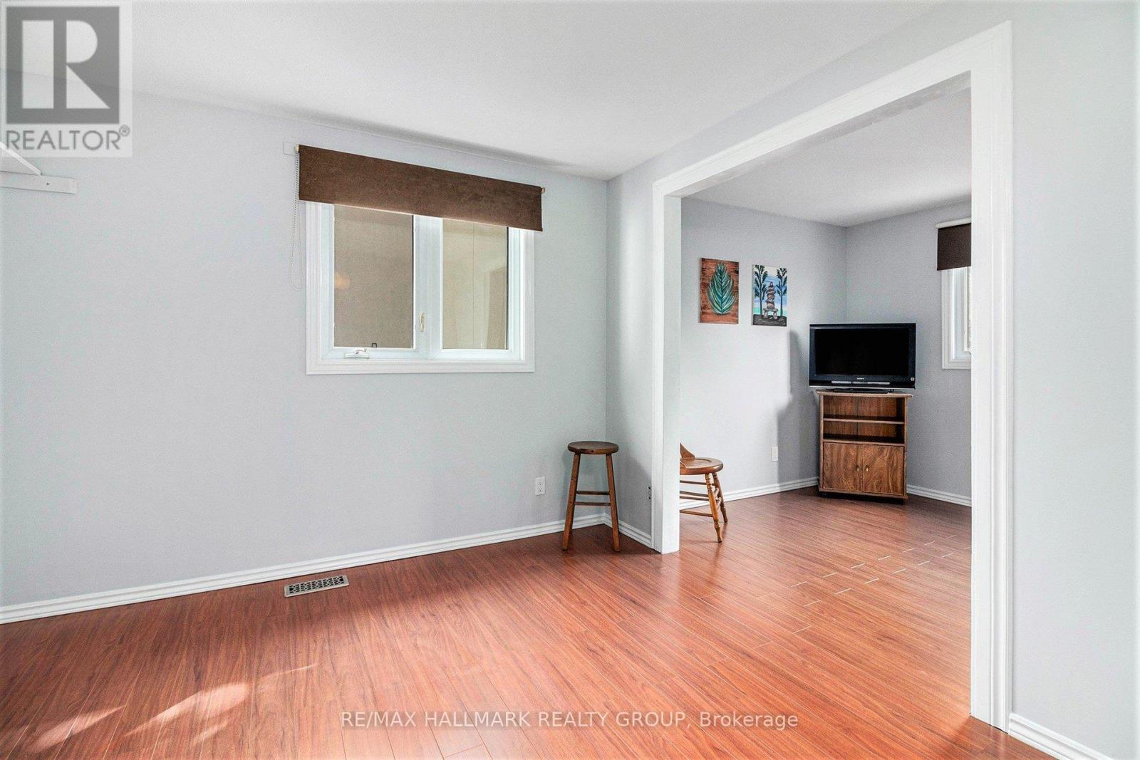 270 Mceachern Crescent, Ottawa, Ontario  K1E 3K5 - Photo 19 - X12821584
