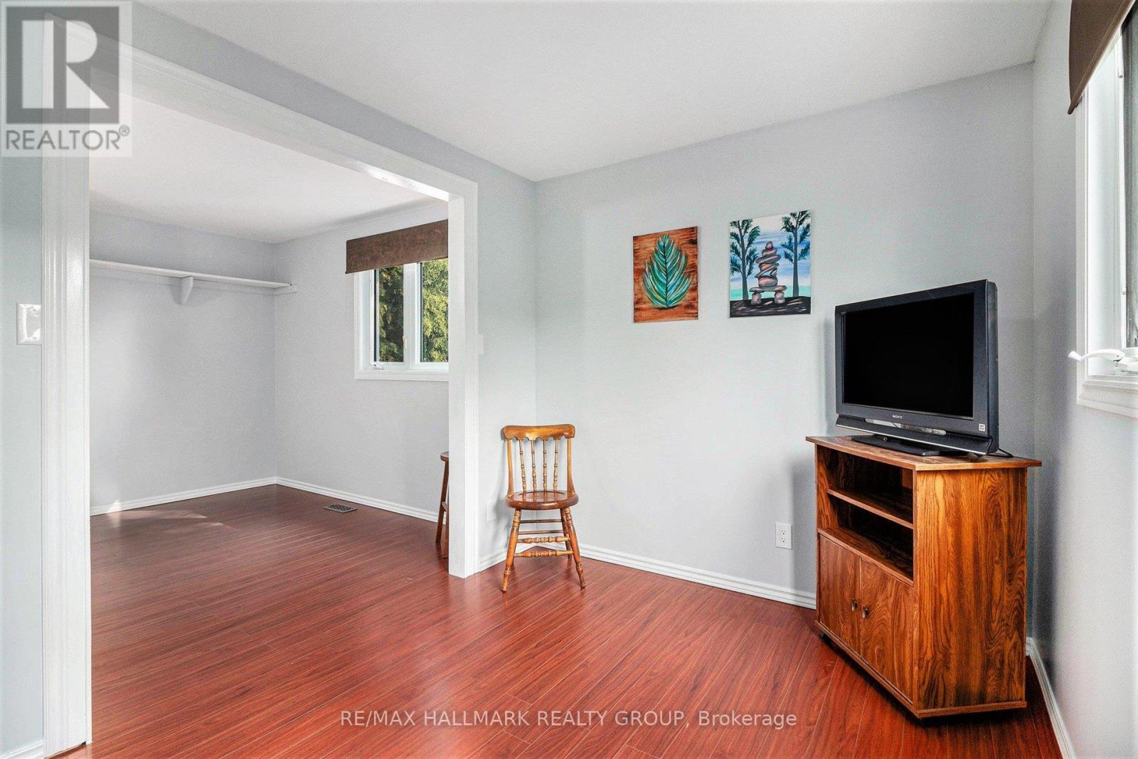 270 Mceachern Crescent, Ottawa, Ontario  K1E 3K5 - Photo 20 - X12821584