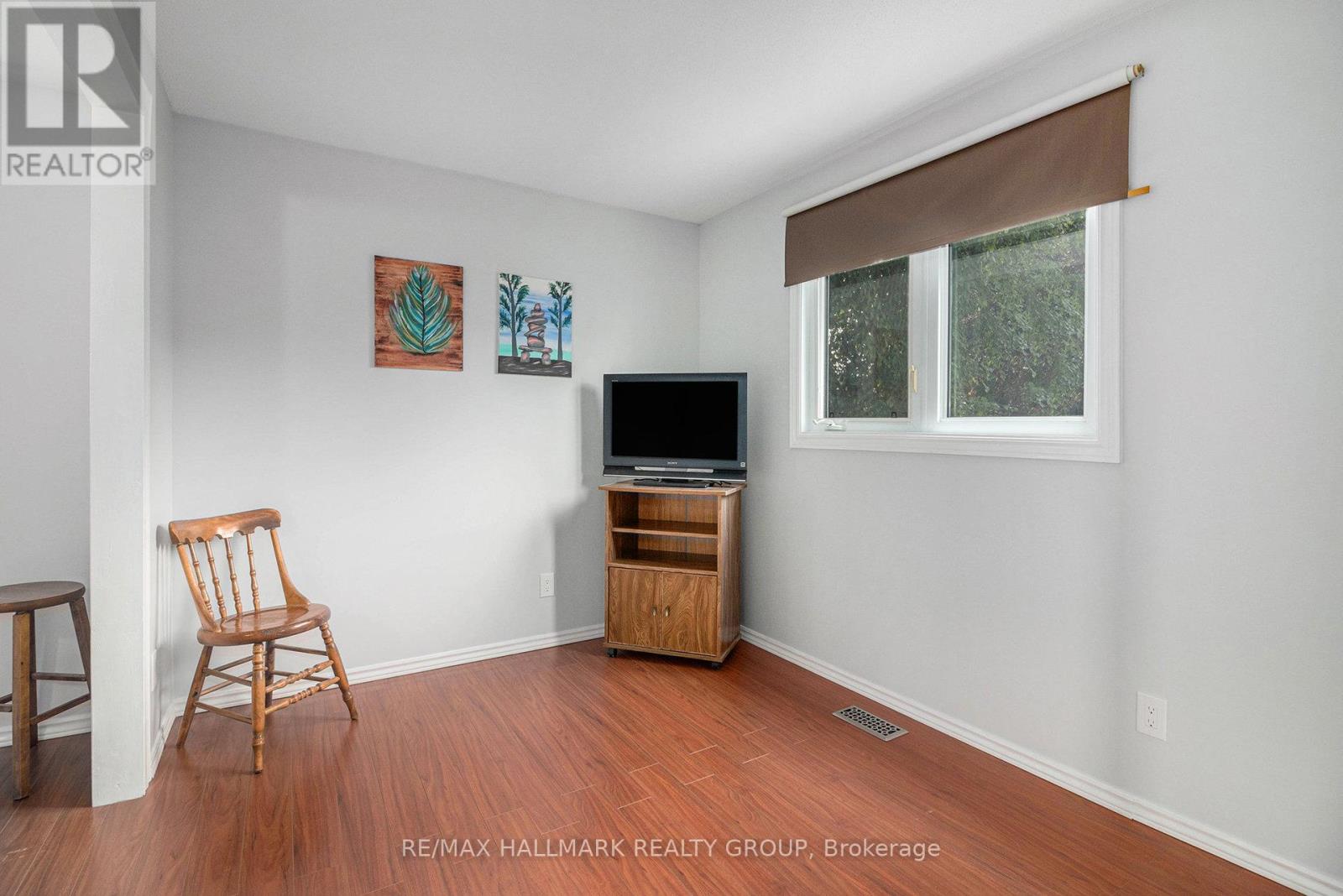 270 Mceachern Crescent, Ottawa, Ontario  K1E 3K5 - Photo 22 - X12821584