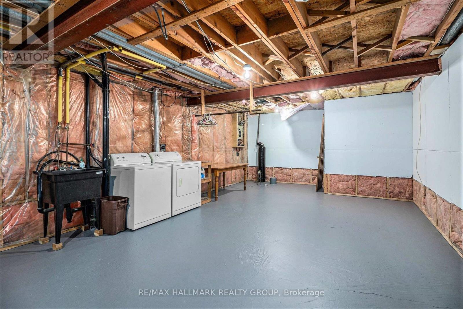 270 Mceachern Crescent, Ottawa, Ontario  K1E 3K5 - Photo 27 - X12821584