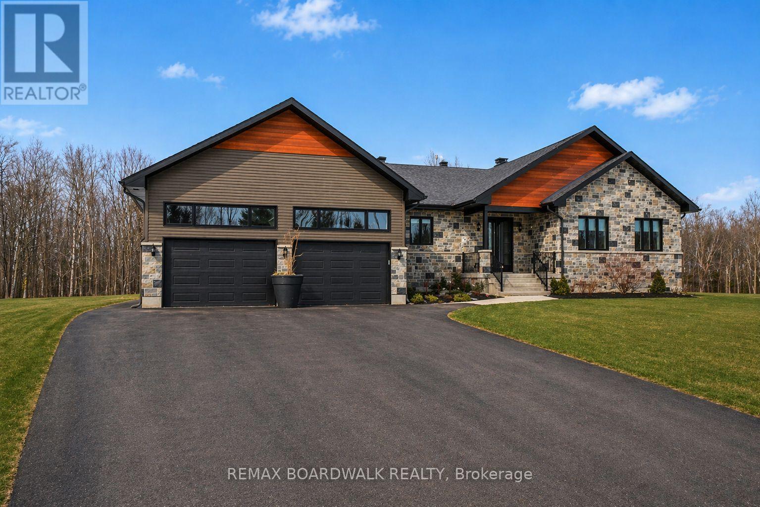 139 St Thomas Street, Russell, Ontario  K0A 3H0 - Photo 1 - X12827668