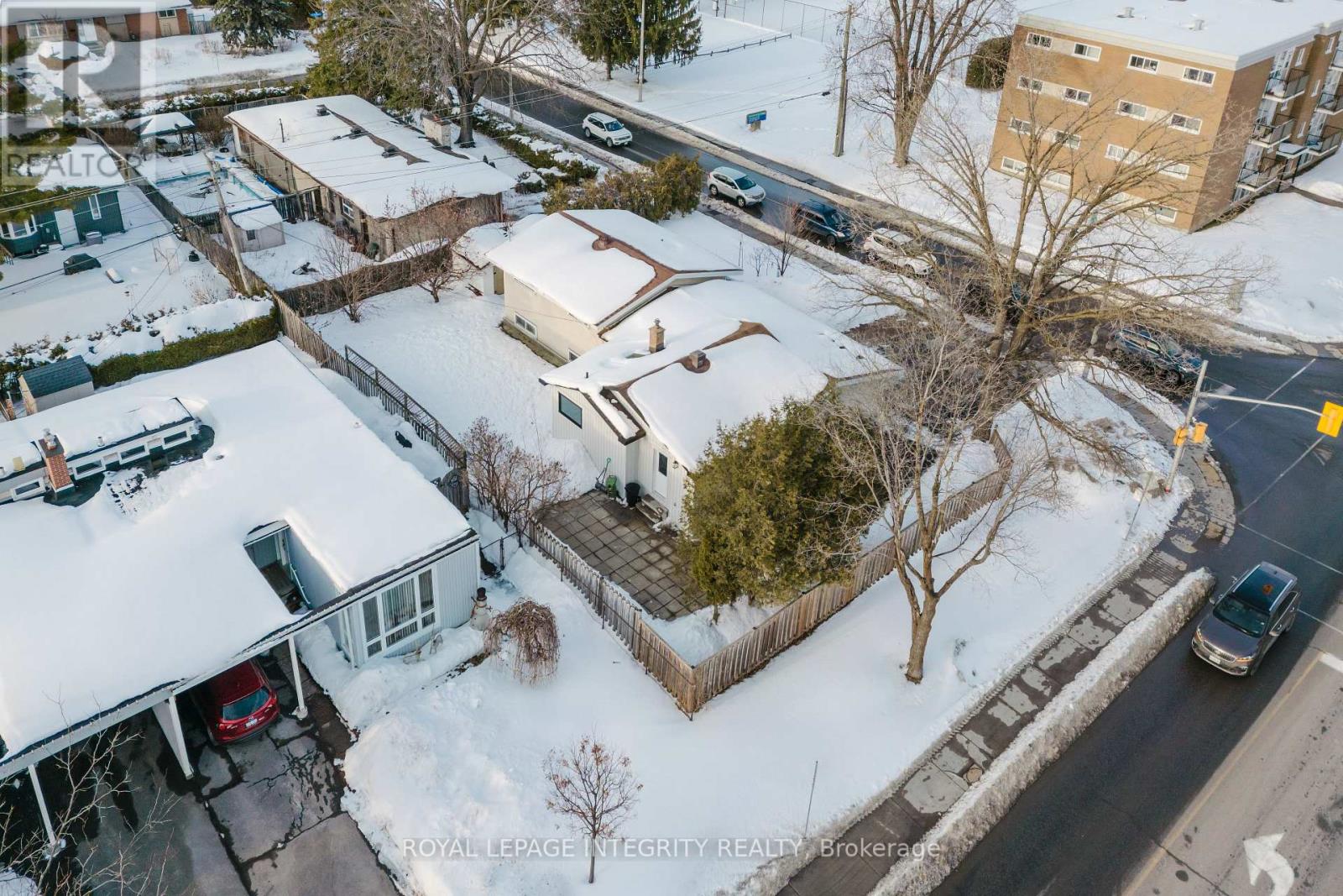 1197 Deer Park Road, Ottawa, Ontario  K2E 6H5 - Photo 4 - X12829094