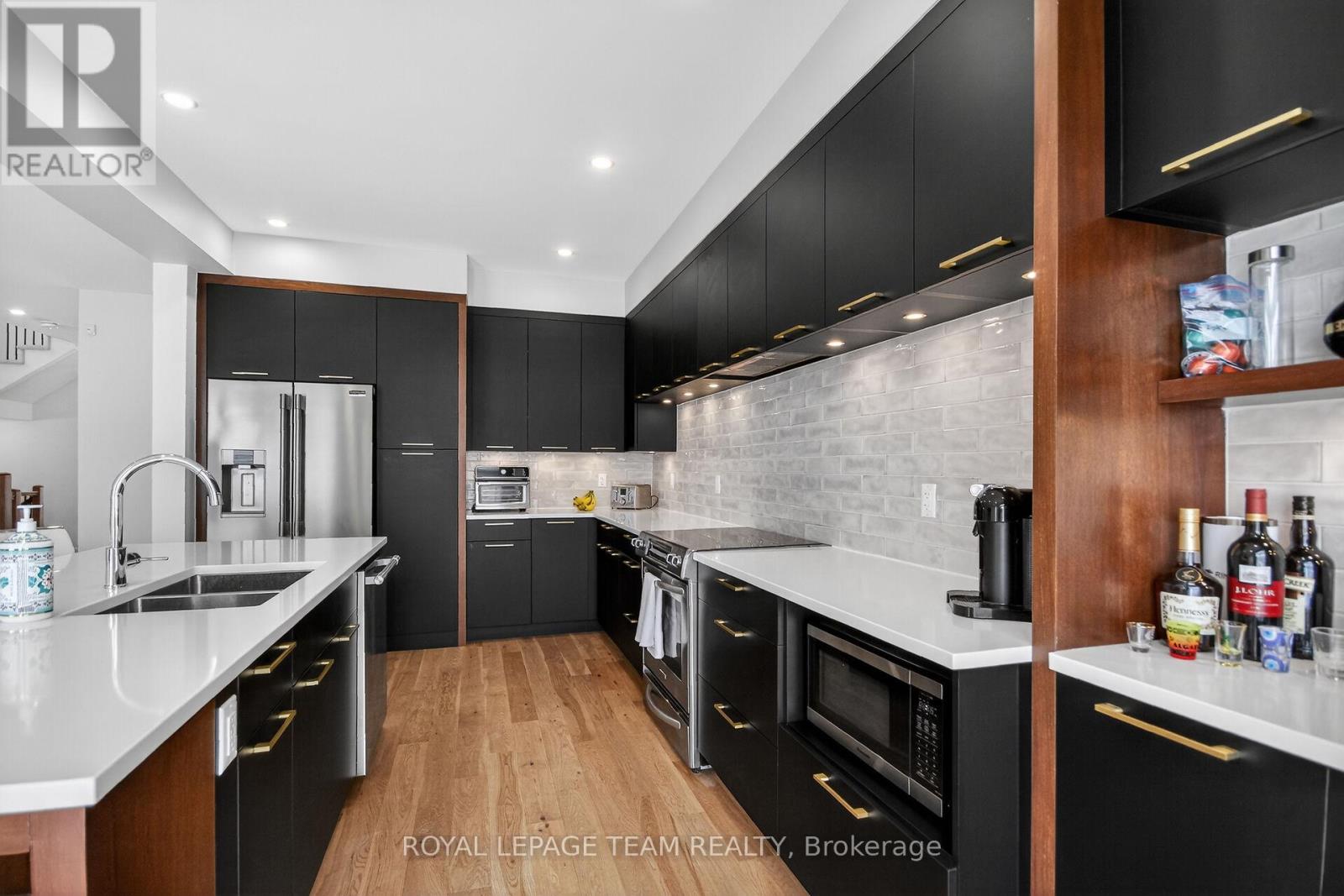 988 Beckton Heights, Ottawa, Ontario  K2S 2X6 - Photo 3 - X12829980
