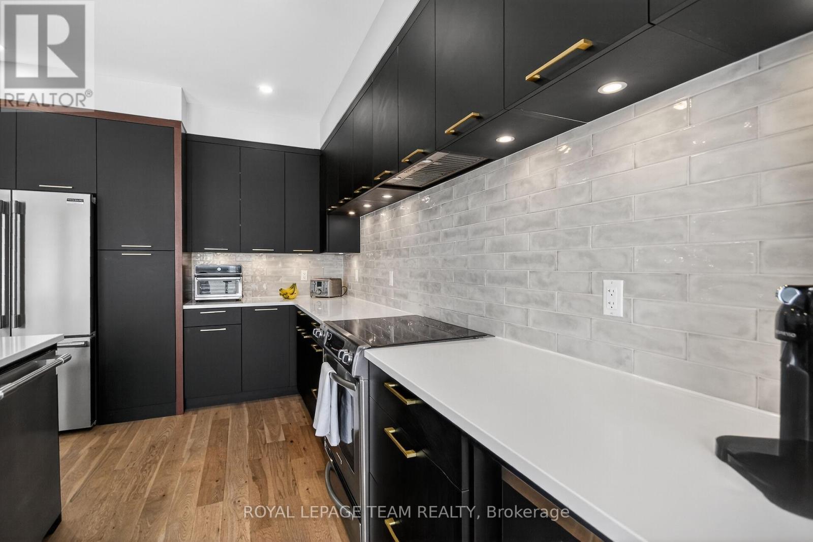 988 Beckton Heights, Ottawa, Ontario  K2S 2X6 - Photo 5 - X12829980