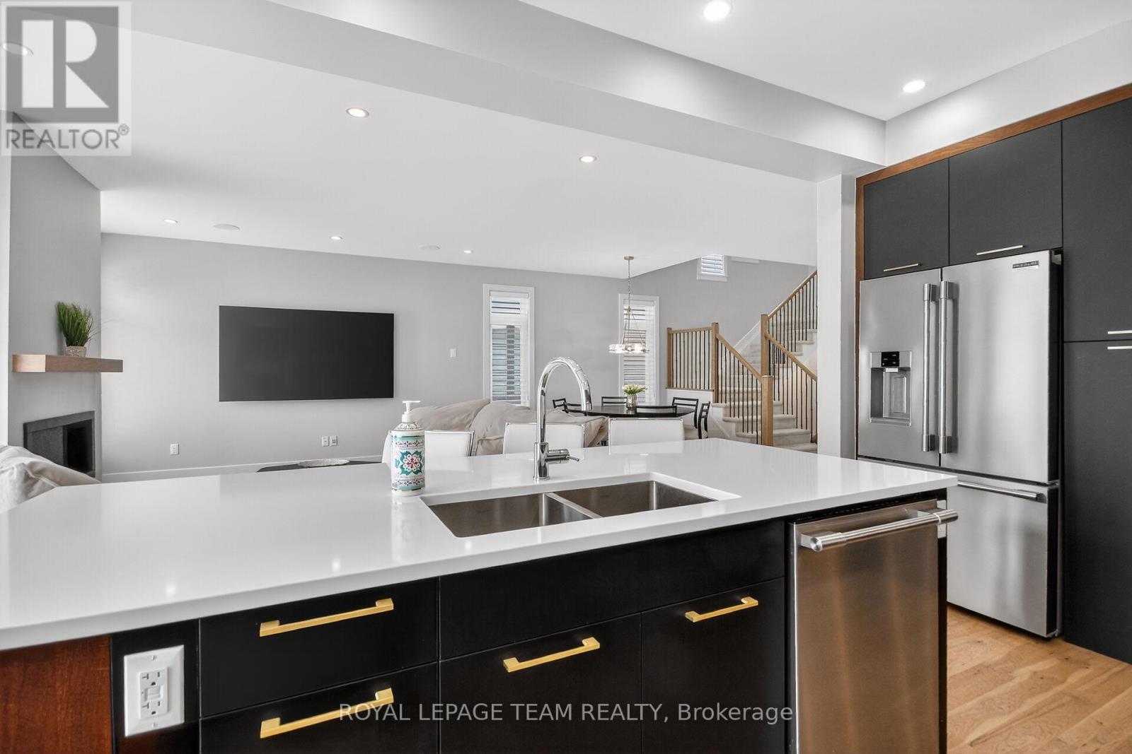 988 Beckton Heights, Ottawa, Ontario  K2S 2X6 - Photo 6 - X12829980