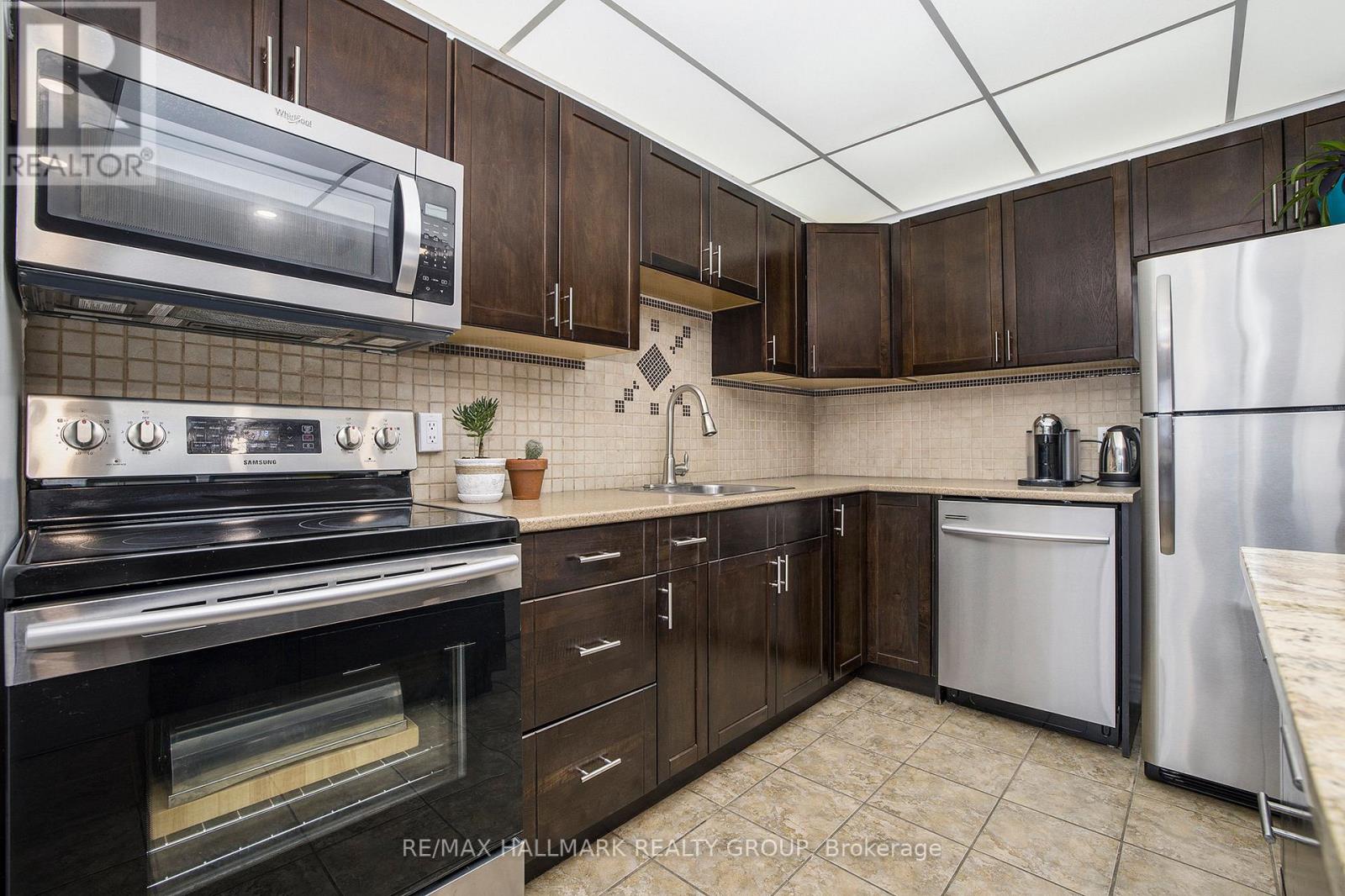 1005 - 1380 Prince Of Wales Drive, Ottawa, Ontario  K2C 3N5 - Photo 9 - X12831076