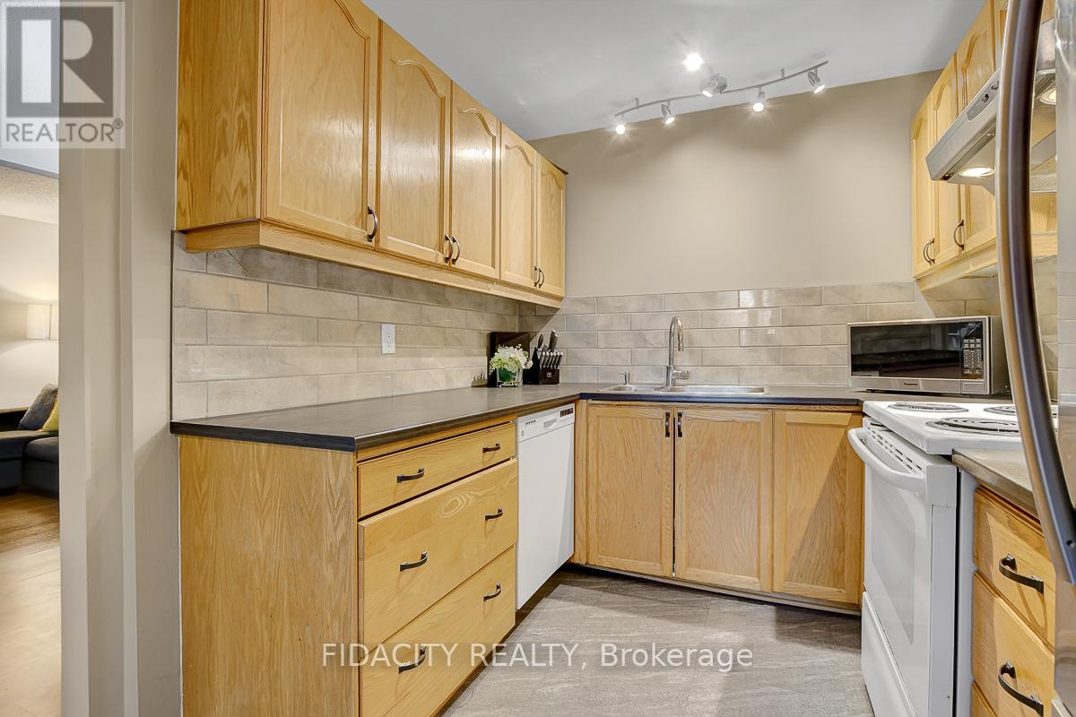 61 - 159 Salter Crescent, Ottawa, Ontario  K2K 1Y8 - Photo 10 - X12831078