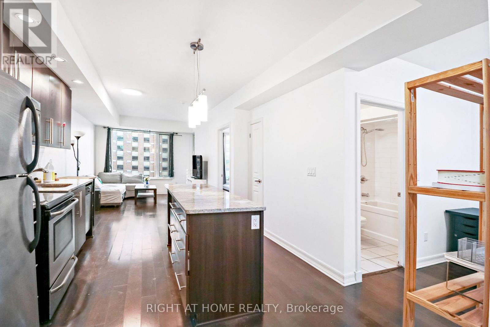 810 - 238 Besserer Street, Ottawa, Ontario  K1N 6B1 - Photo 3 - X12833232